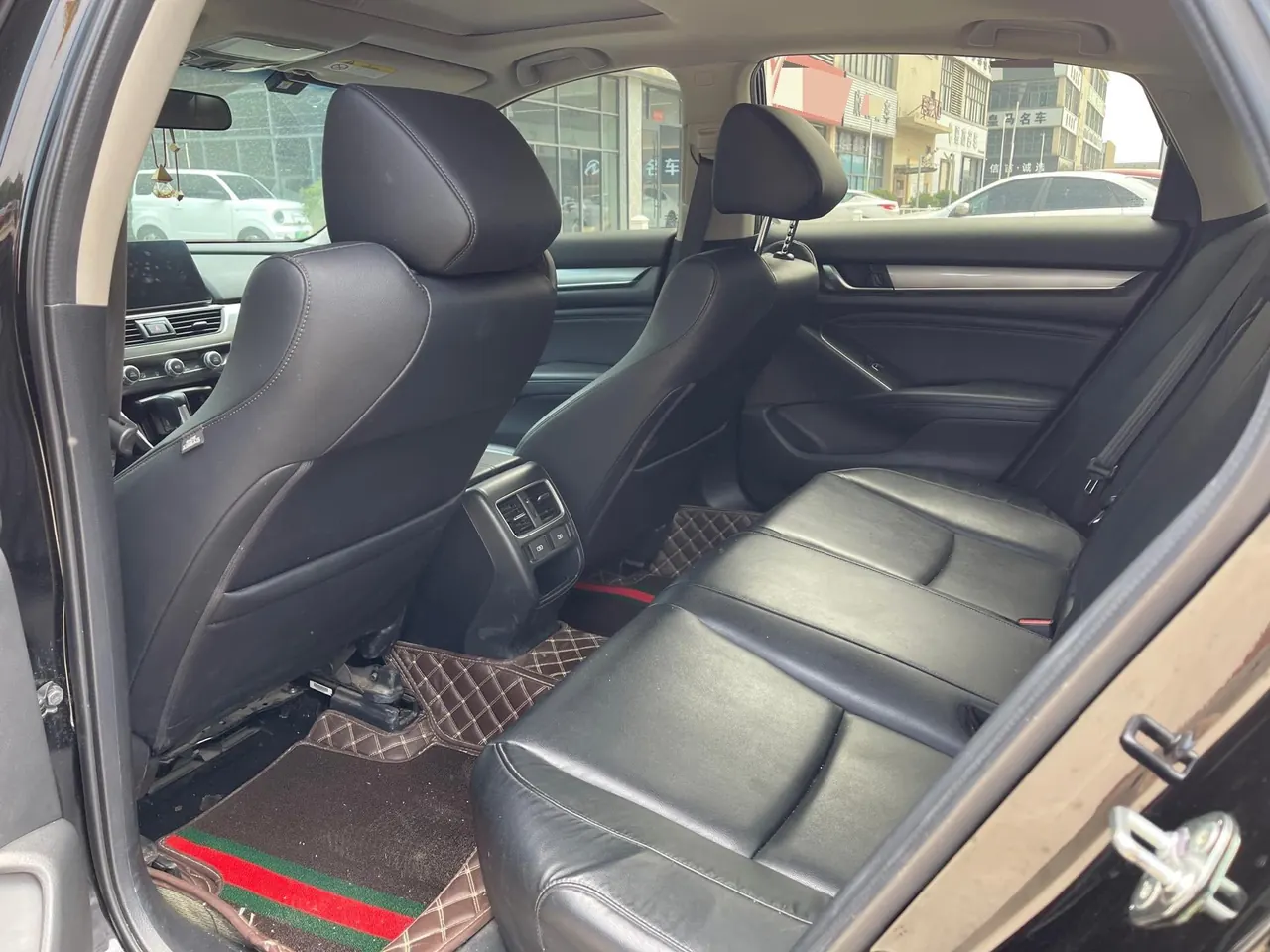 Honda 2022 10th Generation Accord 1.5T Stepless 260TURBO Deluxe Automatic Gear 4