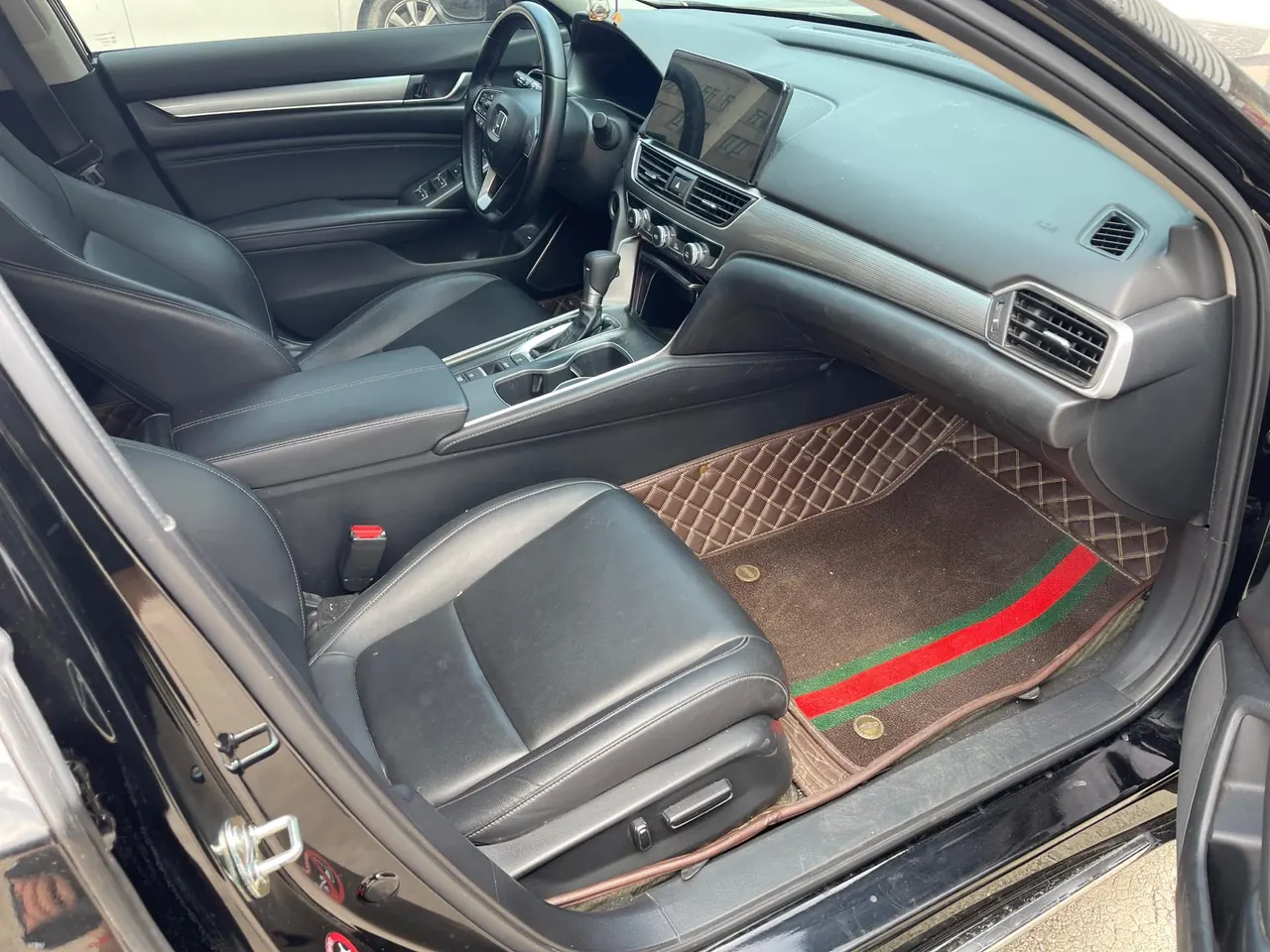 Honda 2022 10th Generation Accord 1.5T Stepless 260TURBO Deluxe Automatic Gear 5