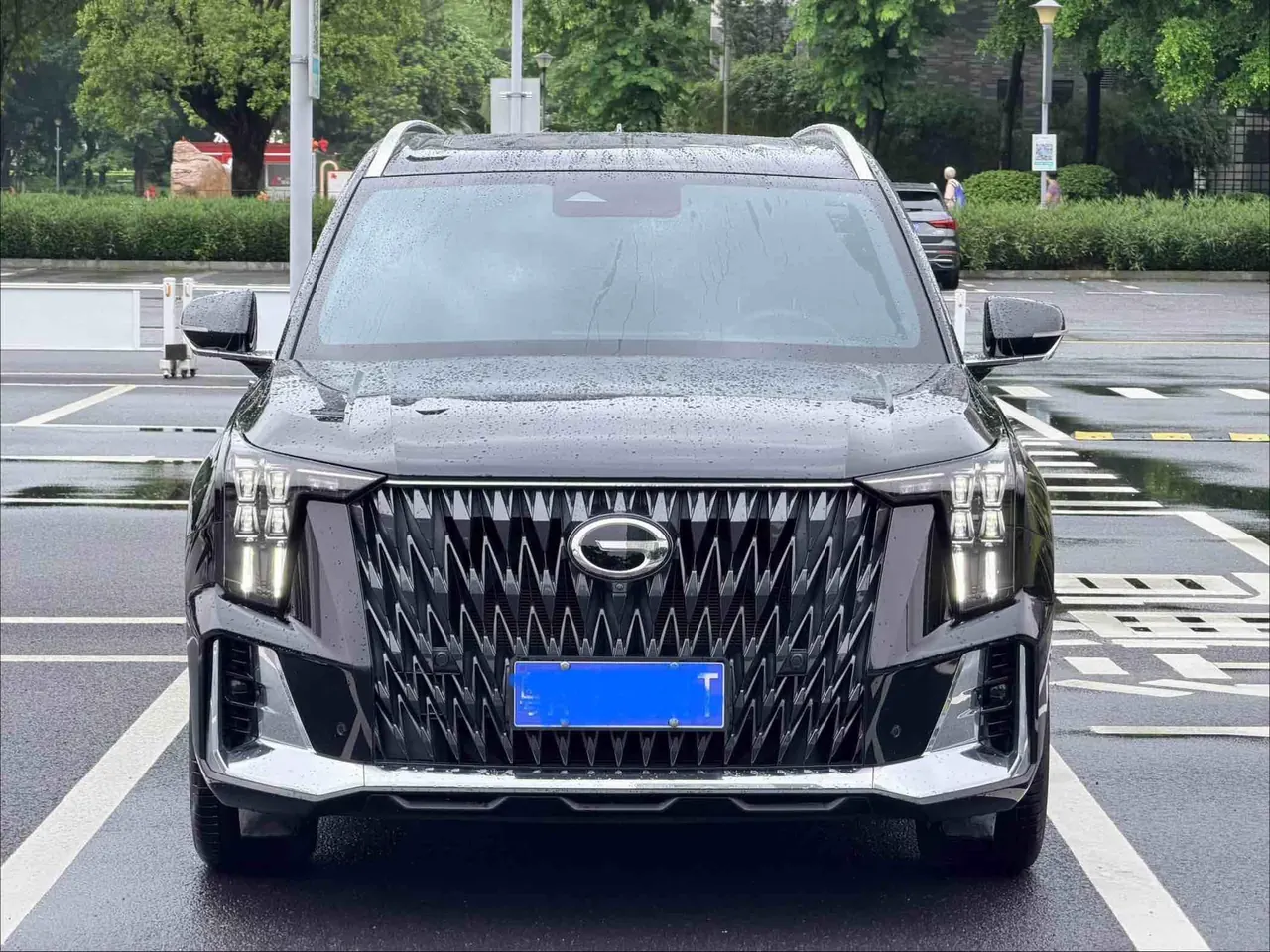 Chuanqi 2022 GS8 Hybrid 2.0TM Stepless Two-Drive Premium Edition Six-seat Automatic Gear 2