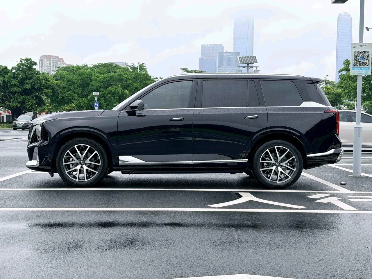 Chuanqi 2022 GS8 Hybrid 2.0TM Stepless Two-Drive Premium Edition Six-seat Automatic Gear 3