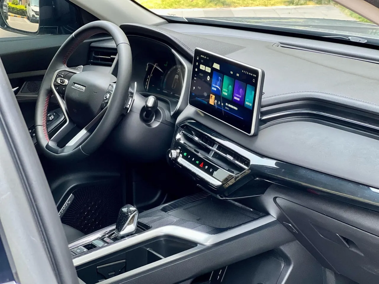 Haval 2023 red rabbit 1.5T dynamic automatic gear 13