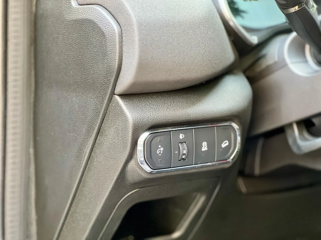 Haval 2023 red rabbit 1.5T dynamic automatic gear 15