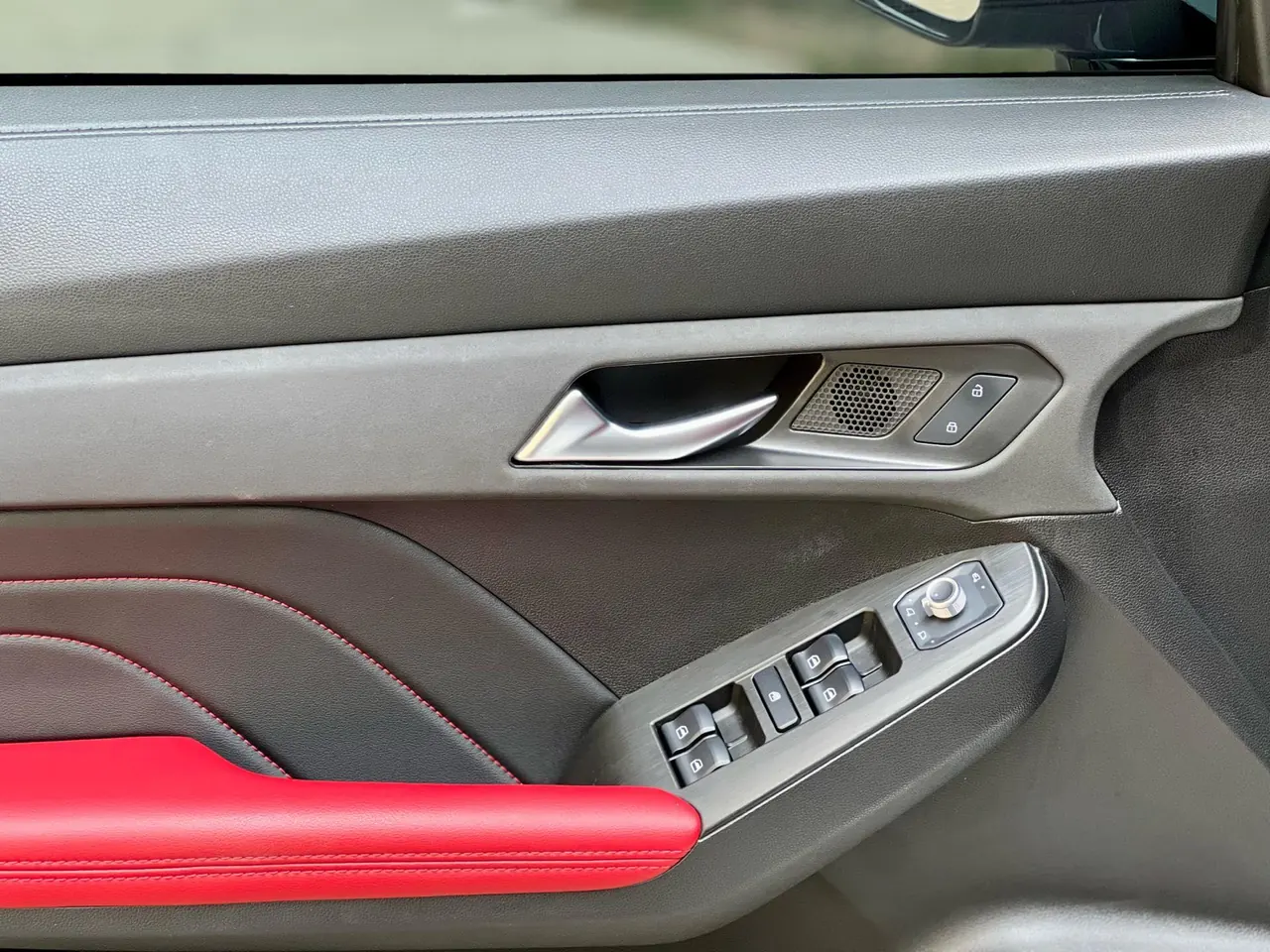 Haval 2023 red rabbit 1.5T dynamic automatic gear 18