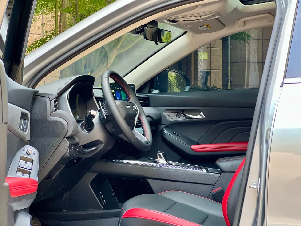 Haval 2023 red rabbit 1.5T dynamic automatic gear 4