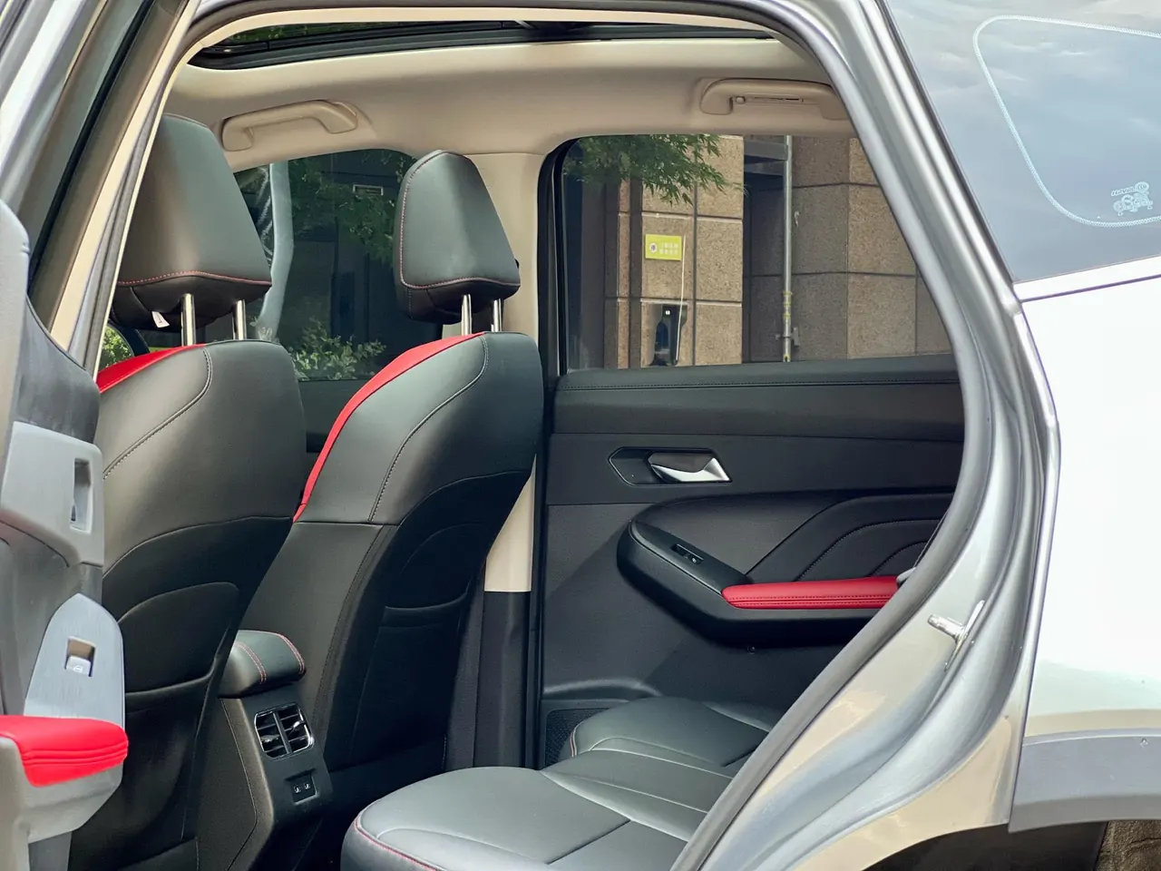 Haval 2023 red rabbit 1.5T dynamic automatic gear 6