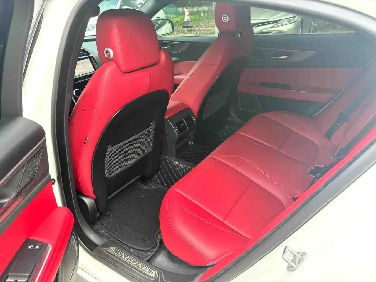 Jaguar 2020 XEL 2.0T 200PS R-DYNAMIC S Enterprising Sports Edition Automatic Gear 4