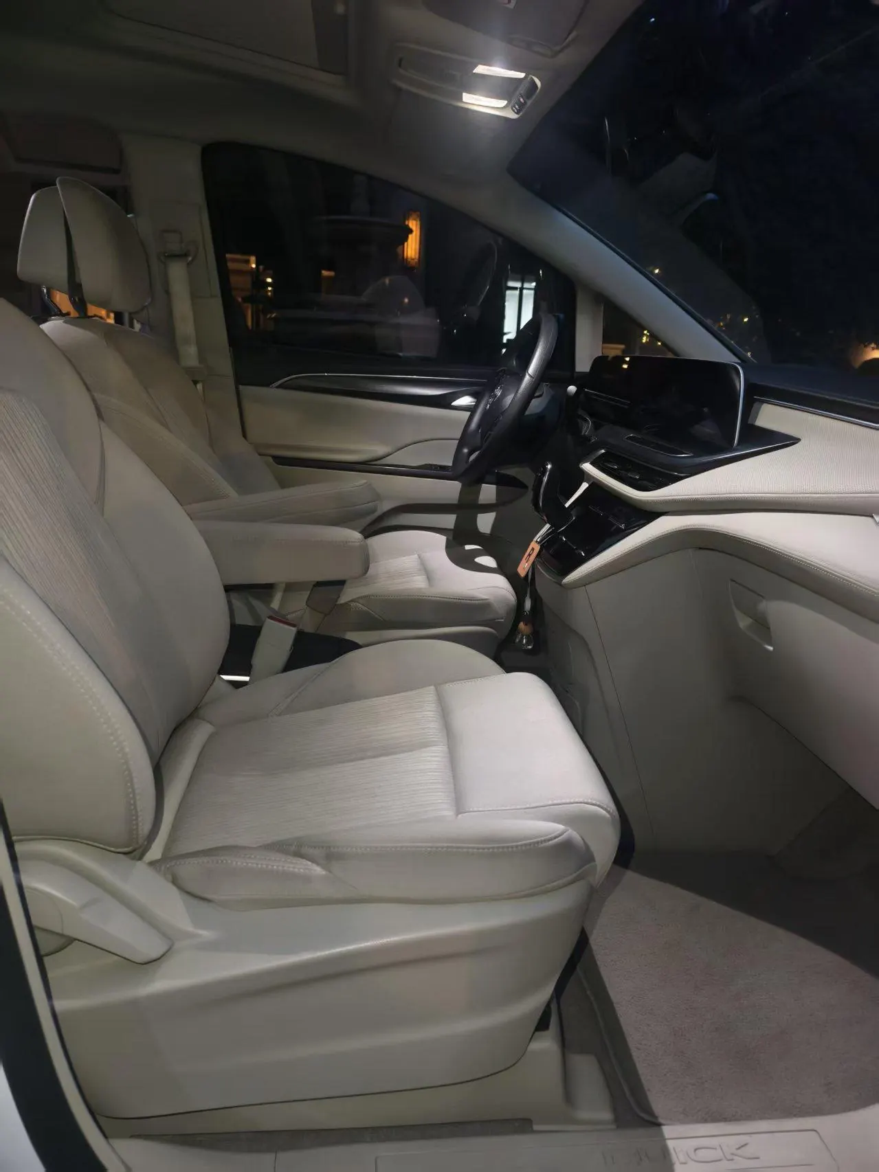Buick 2023 GL8 ES Lu Zun 48V 2.0T 653T Comfortable Automatic Gear 6