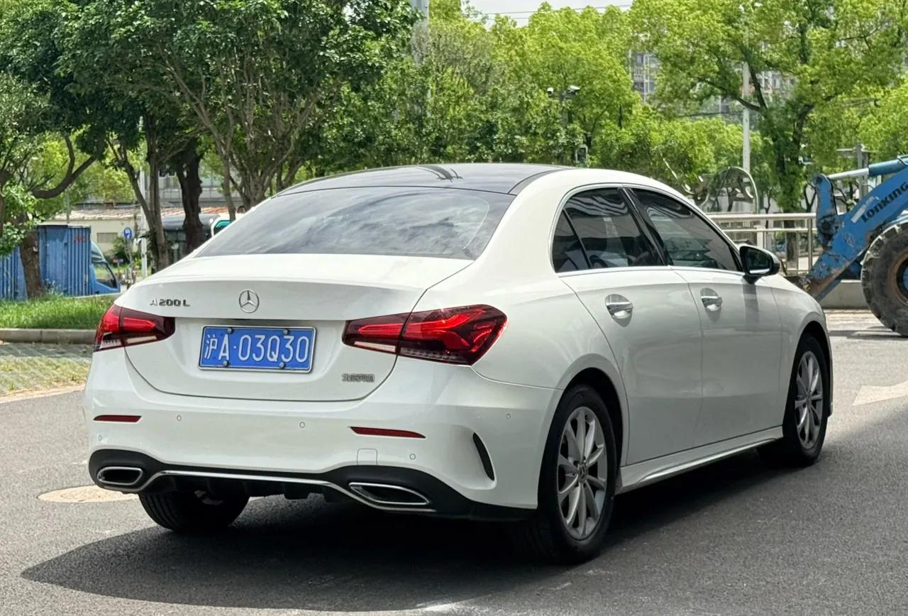 Mercedes Benz Class A 2021 A 200 L 1.3T Dynamic Automatic 3