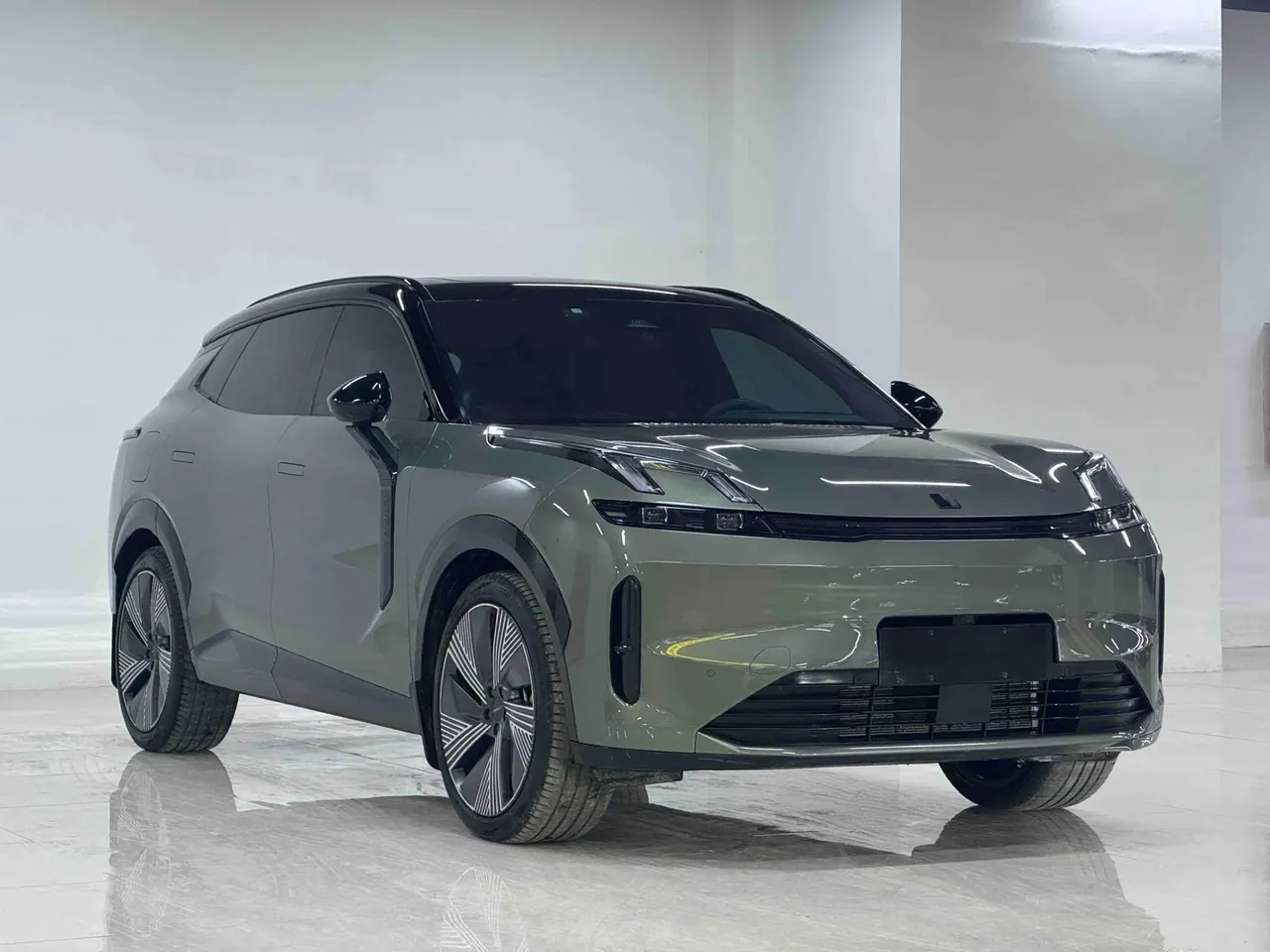 LYNK&amp;CO 2023 LYNK&amp;CO 08 EM-P 1.5T 220km four-wheel drive performance Halo automatic gear 3