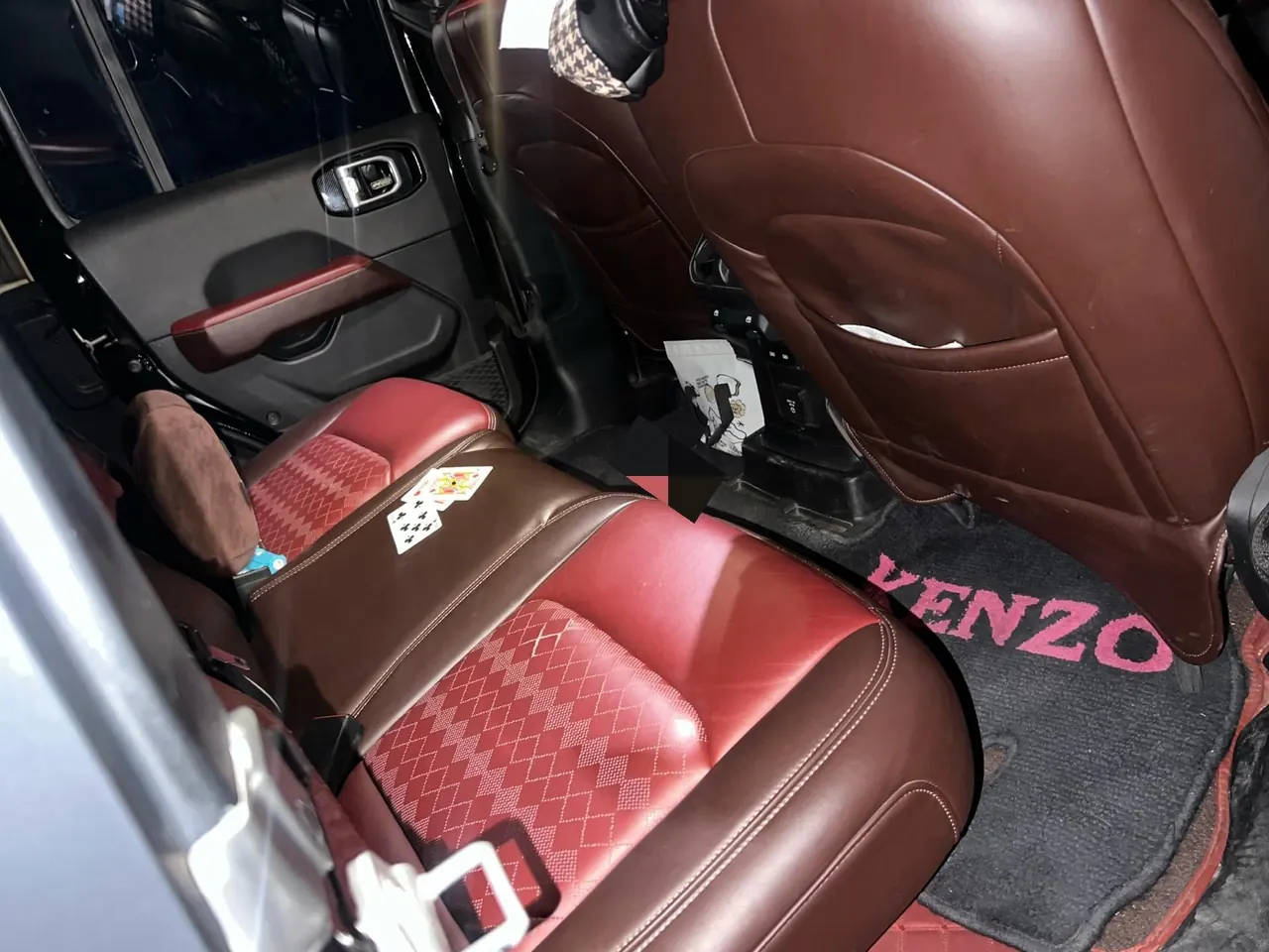 Jeep herdsman (imported) 2021 herdsman 2.0T Sahara four-door automatic gear 5
