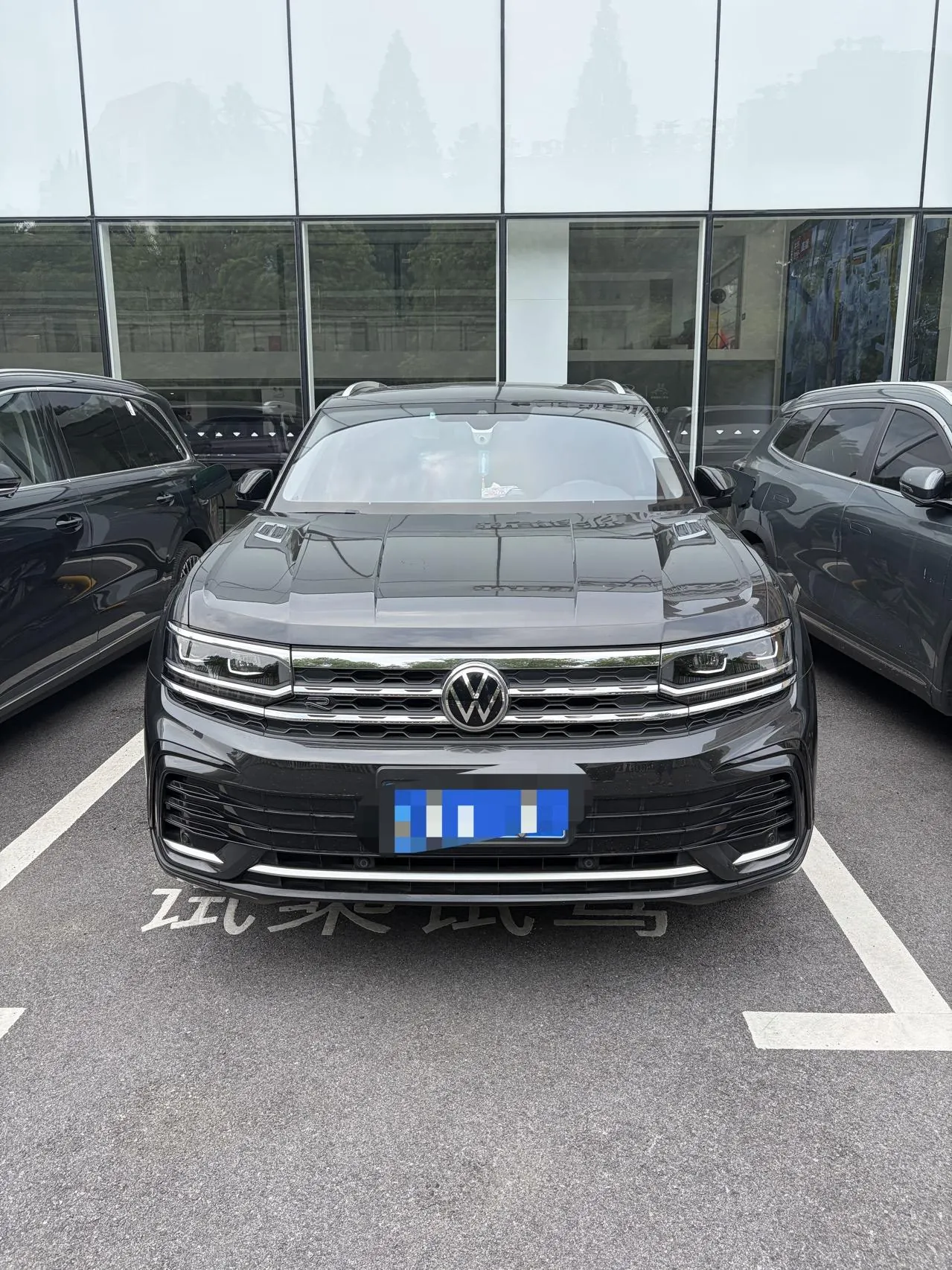 Volkswagen 2022 Touang X 2.5T 530 V6 4-wheel Drive Respect Deluxe Automatic Transmission 2