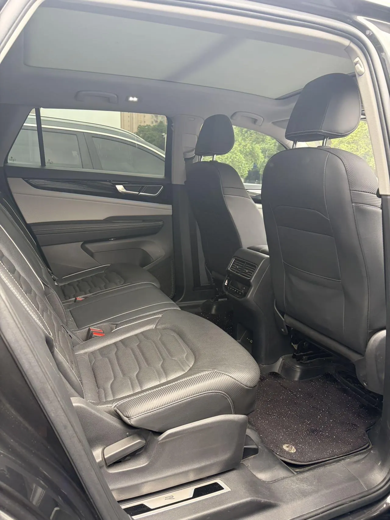 Volkswagen 2022 Touang X 2.5T 530 V6 4-wheel Drive Respect Deluxe Automatic Transmission 5