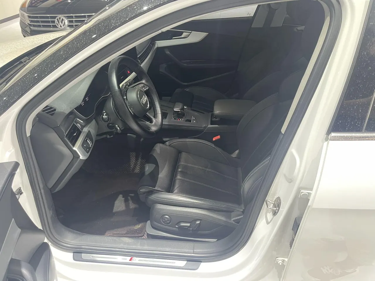 Audi 2020 A4L 2.0TFSI 40TFSI Fashion Dynamic Automatic 4