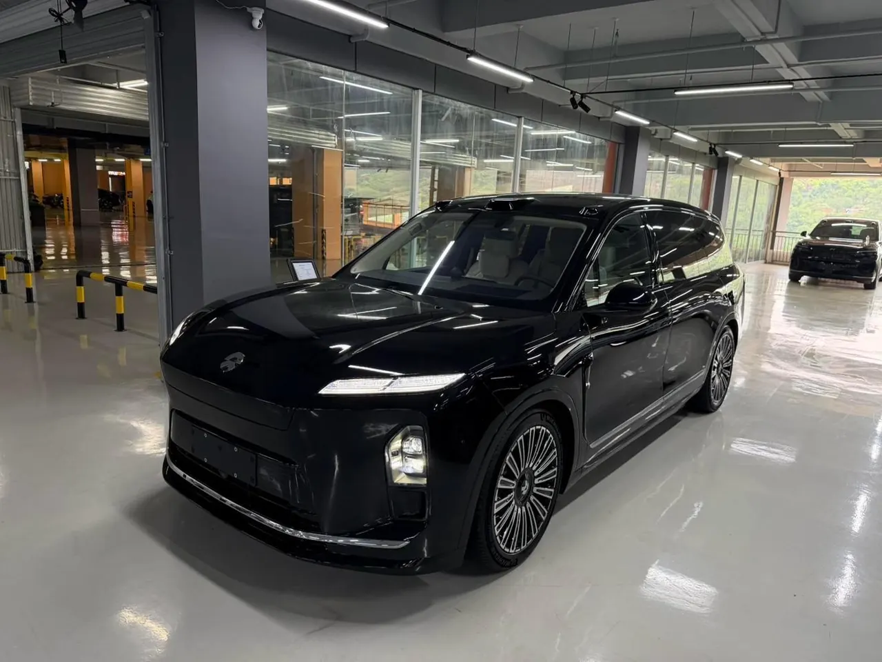NIO 2026 ES8 6-seat executive deluxe automatic gear - View 1