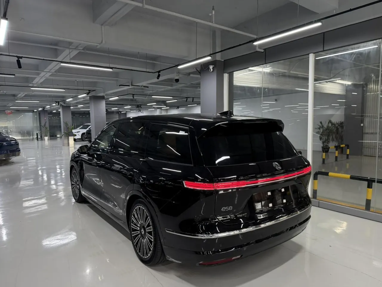 NIO 2026 ES8 6-seat executive deluxe automatic gear 11