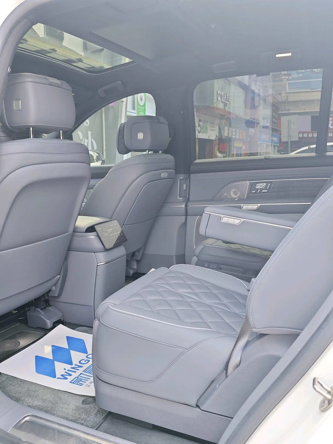 NIO 2026 ES8 6-seat executive deluxe automatic gear 4