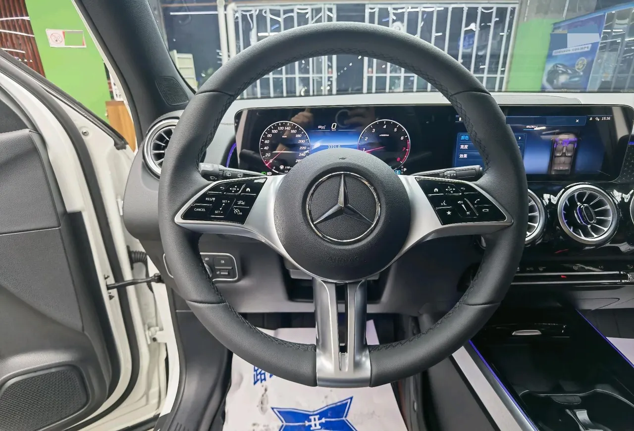 Mercedes Benz 2025 GLB 220 48V 2.0T Sporty Model Automatic 10