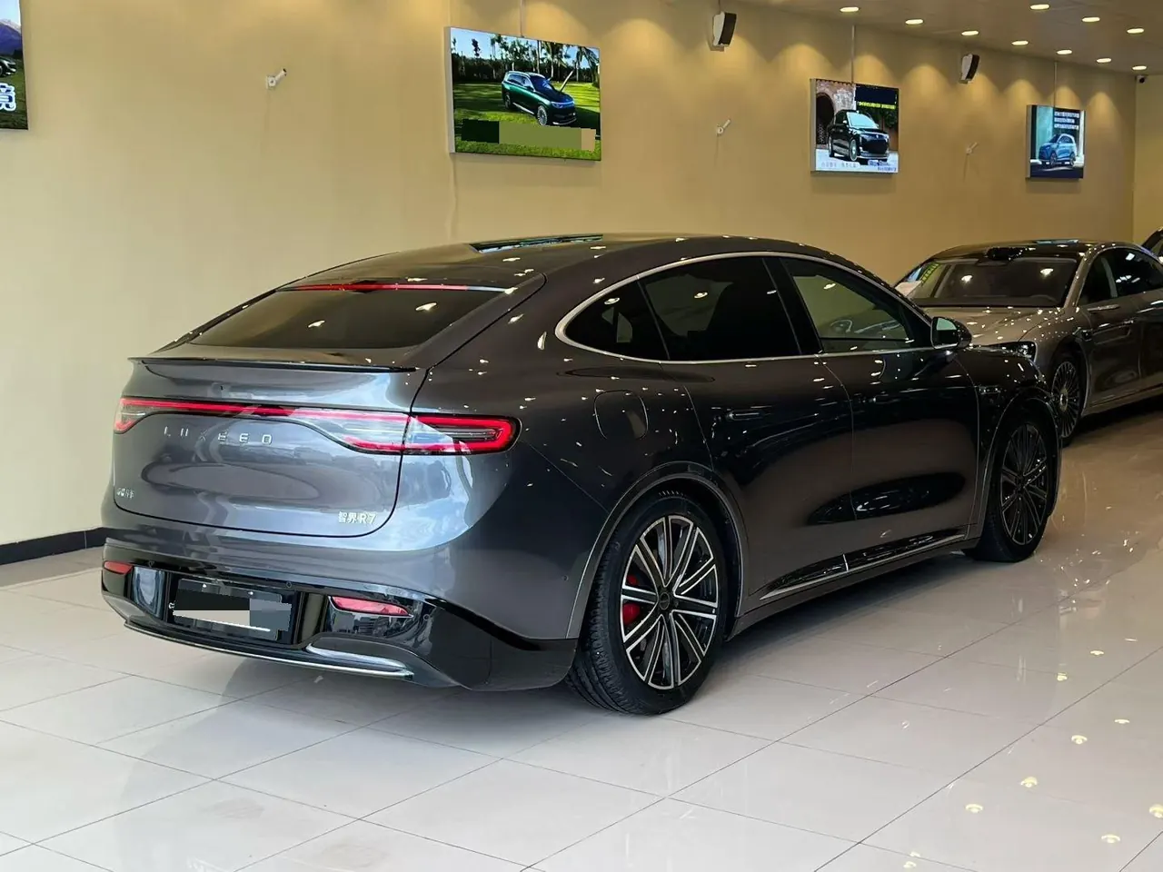 Intellectual 2025 R 7 331km Ultra Automatic Gear 3
