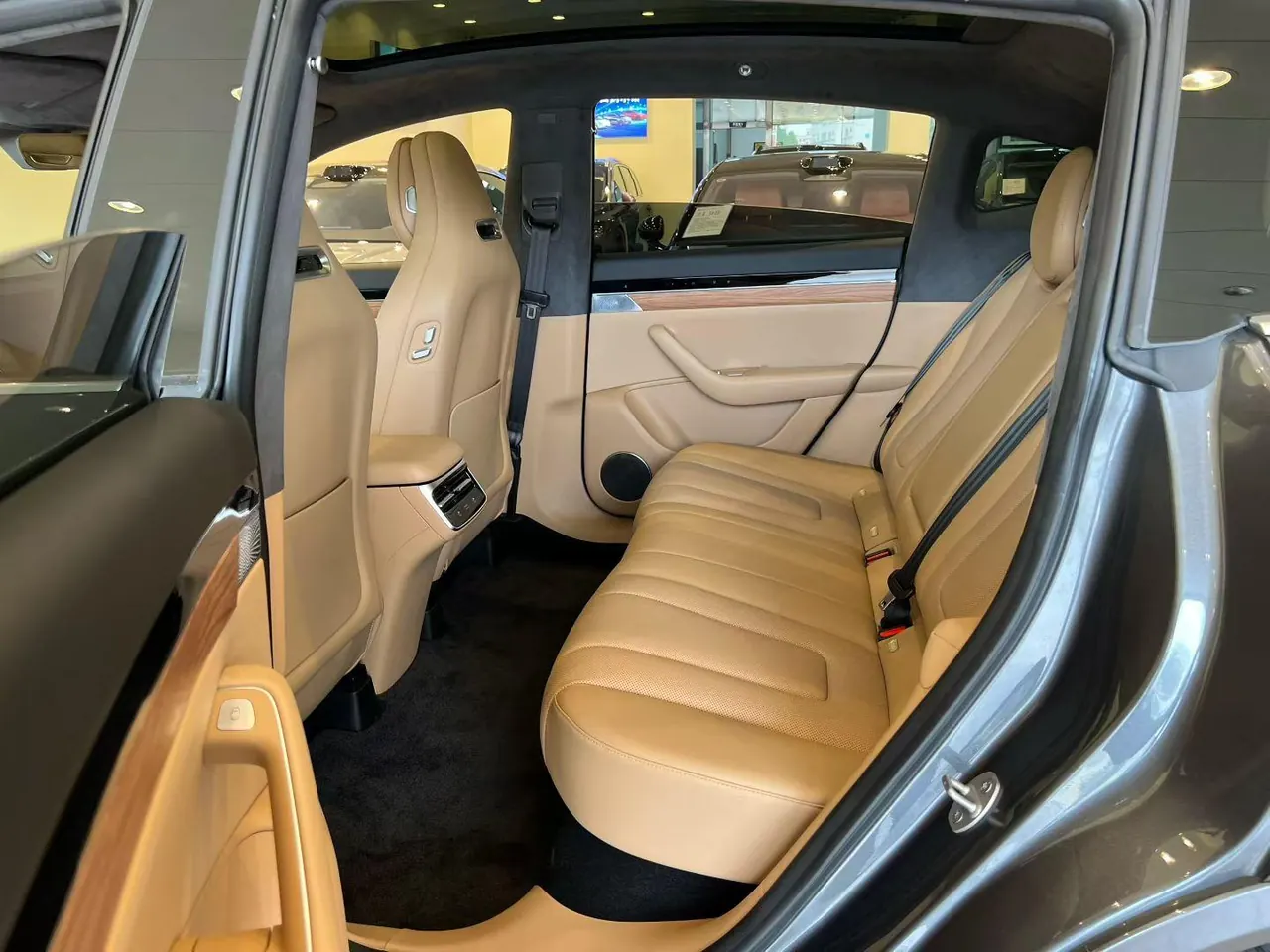 Intellectual 2025 R 7 331km Ultra Automatic Gear 7