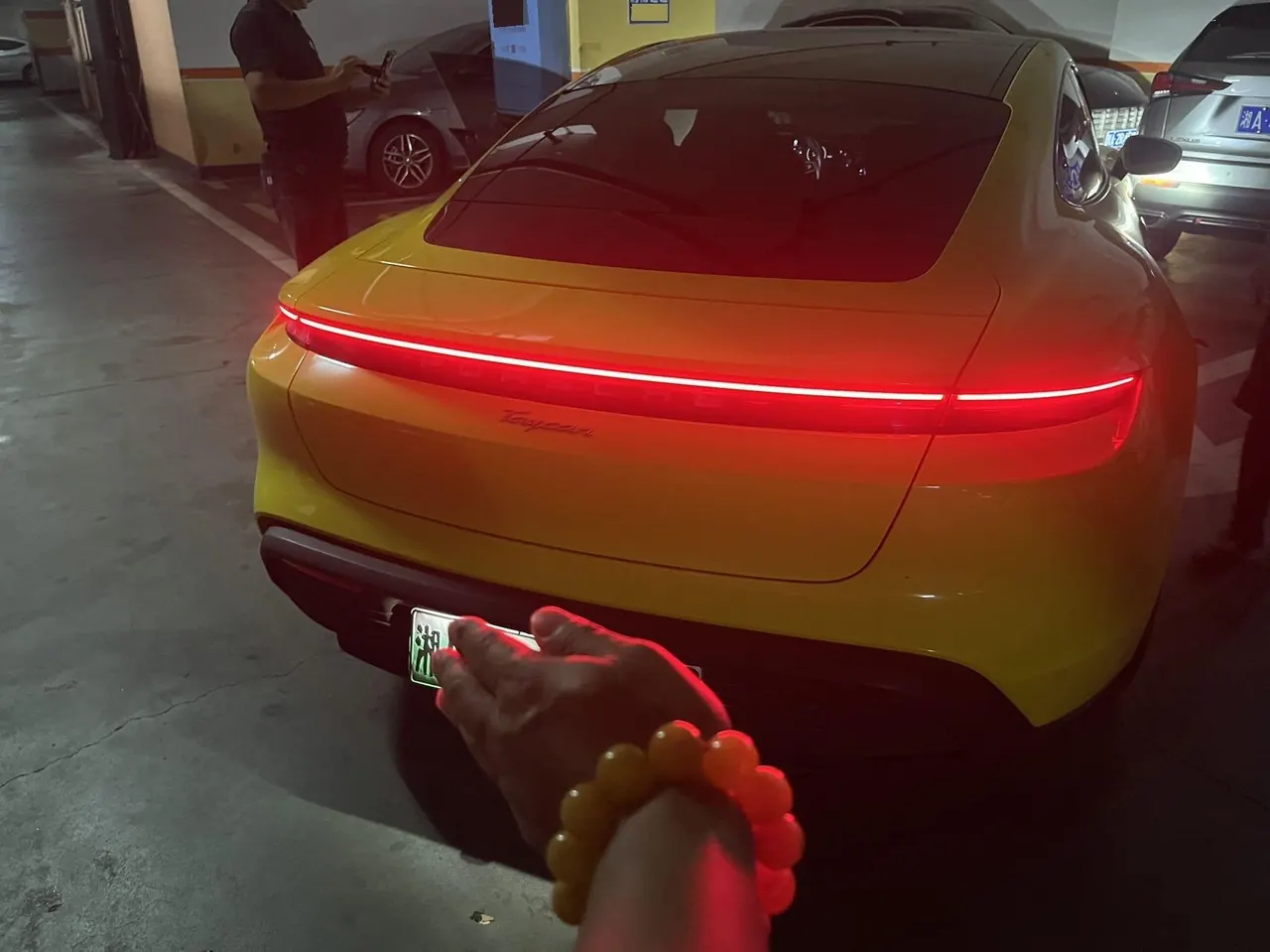 Porsche Taycan (Imported) 2020 Taycan Taycan Automatic 6