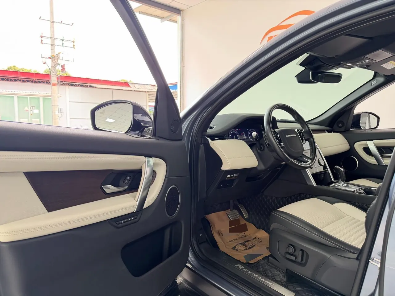 Land Rover 2020 Discovery Sports Edition 48V 2.0T 249PS R-Dynamic SE Performance Technology Edition 7-seat Automatic Gear 5