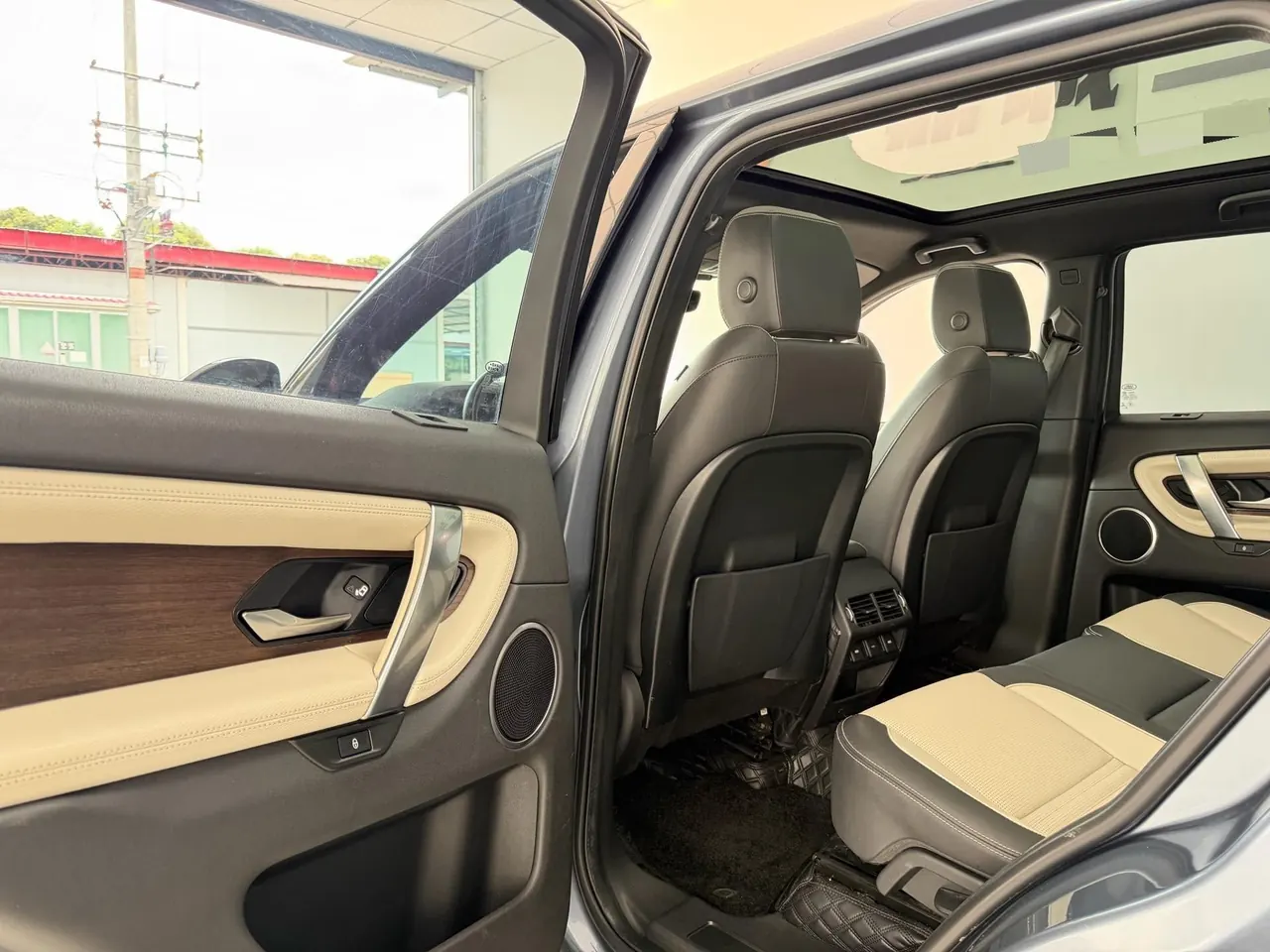 Land Rover 2020 Discovery Sports Edition 48V 2.0T 249PS R-Dynamic SE Performance Technology Edition 7-seat Automatic Gear 6