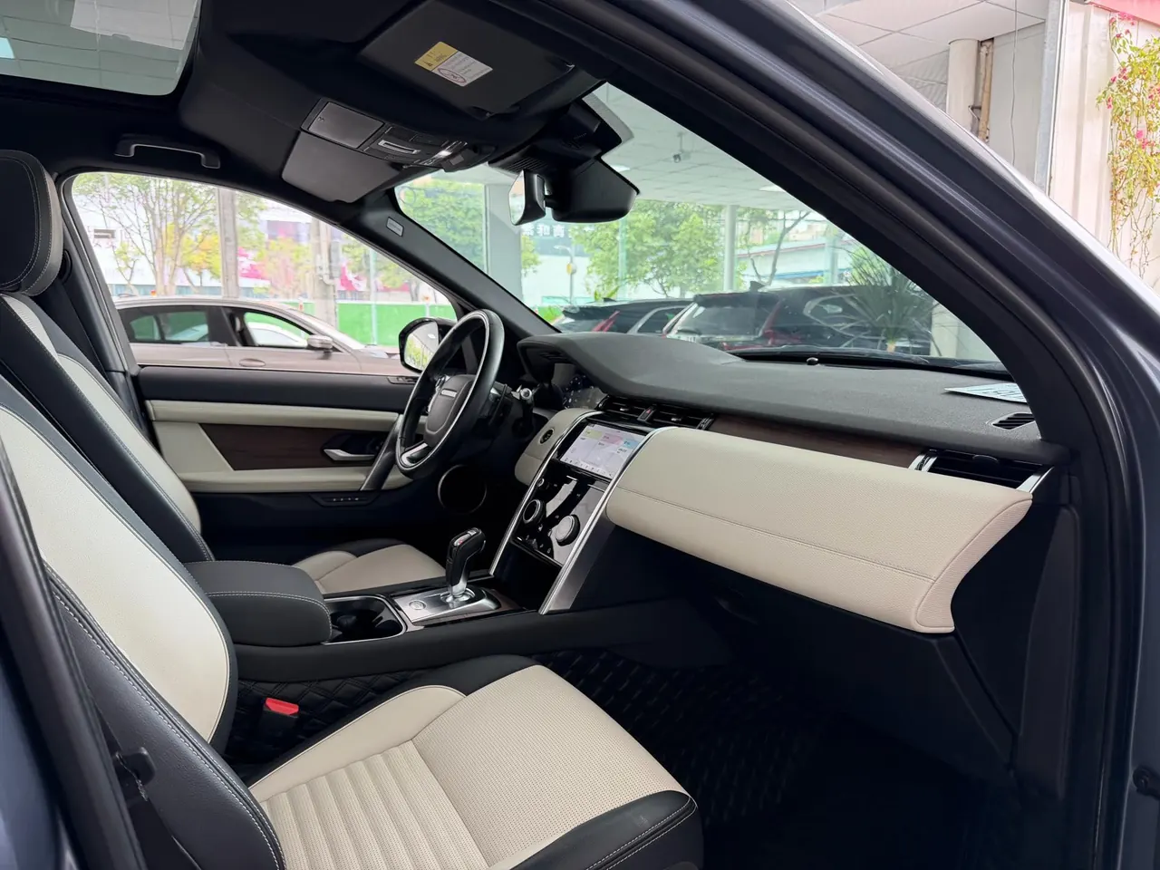 Land Rover 2020 Discovery Sports Edition 48V 2.0T 249PS R-Dynamic SE Performance Technology Edition 7-seat Automatic Gear 9