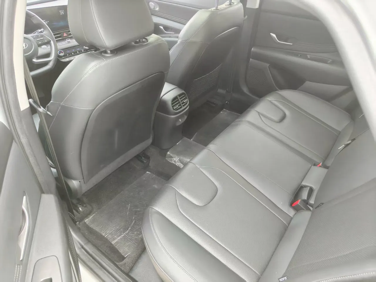 Hyundai 2023 Elantra -3-compartment 1.5 stepless LUX premium automatic gear 4