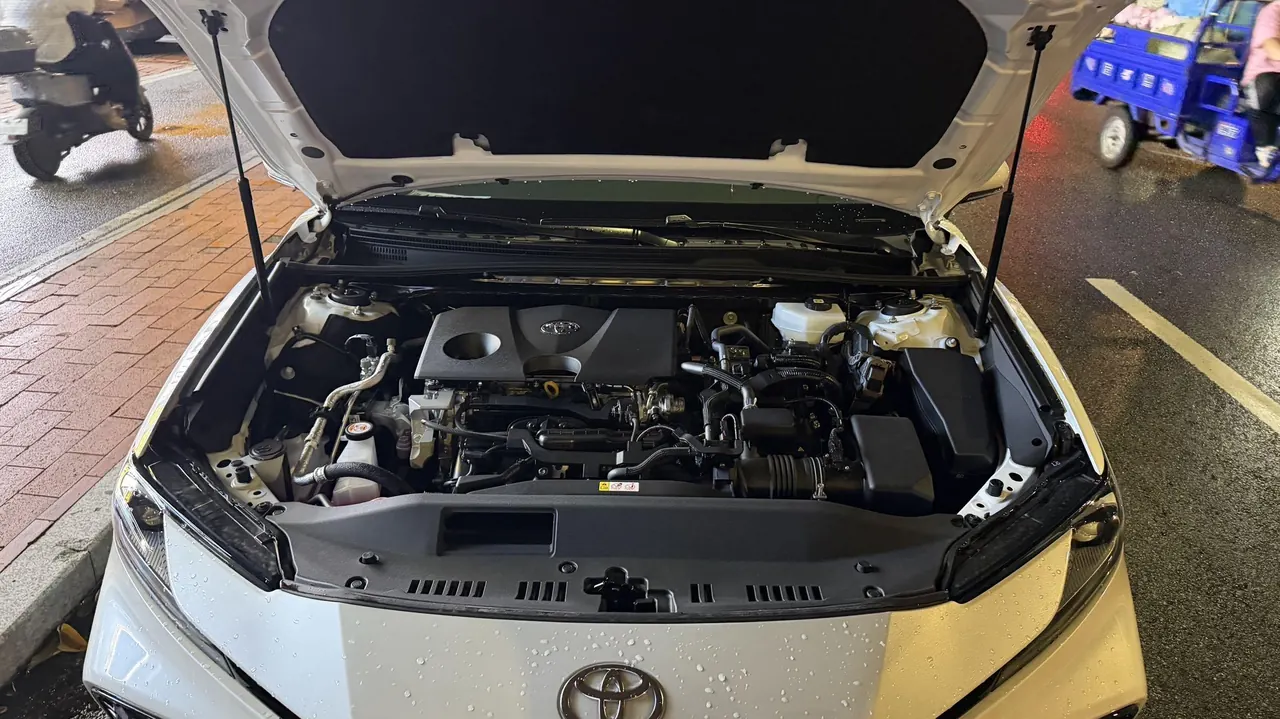 Toyota 2026 Camry Double Engine 2.0HSE Stepless Sports Lite Edition Automatic Gear 3