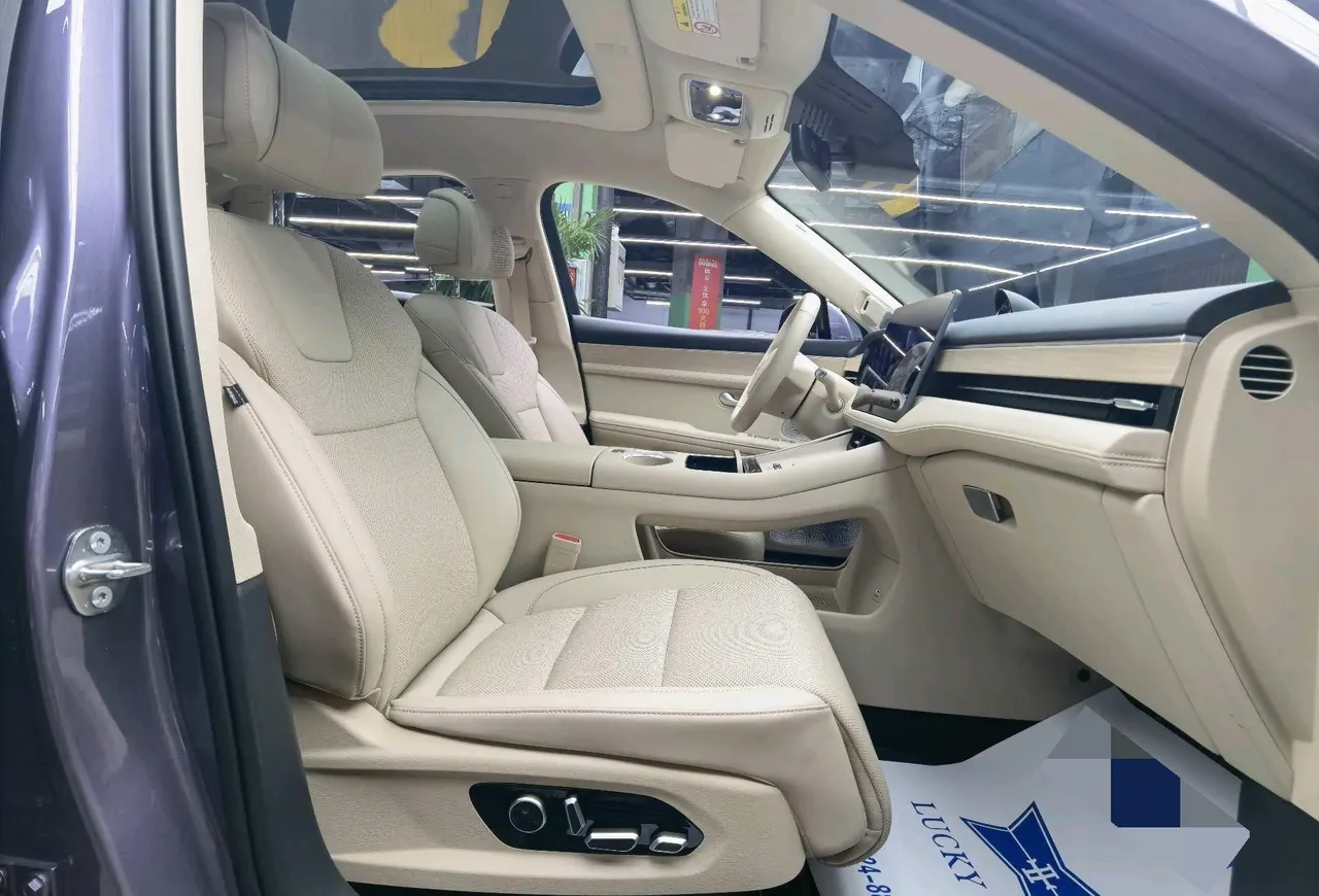 AITO 2025 AITO M5 extended range Ultra 4-wheel drive version automatic gear 8