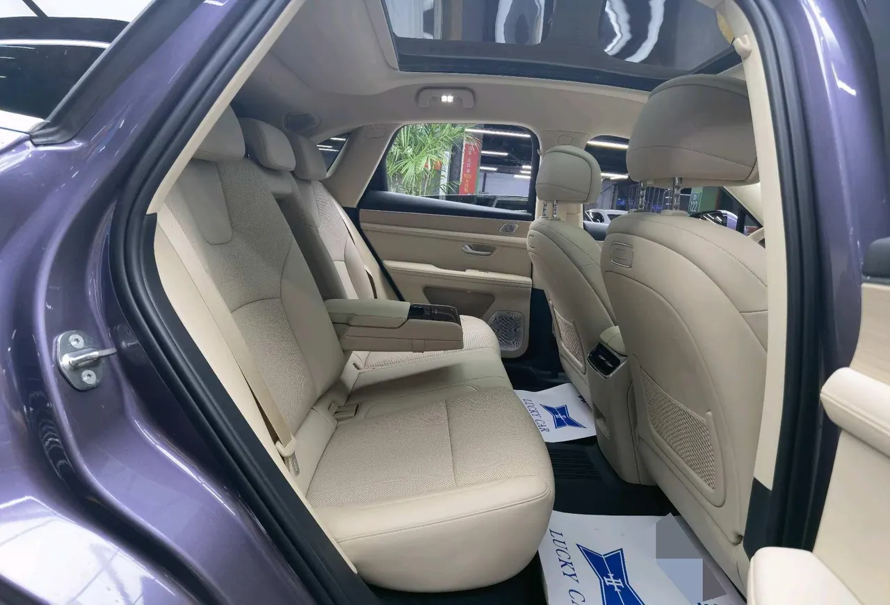 AITO 2025 AITO M5 extended range Ultra 4-wheel drive version automatic gear 9