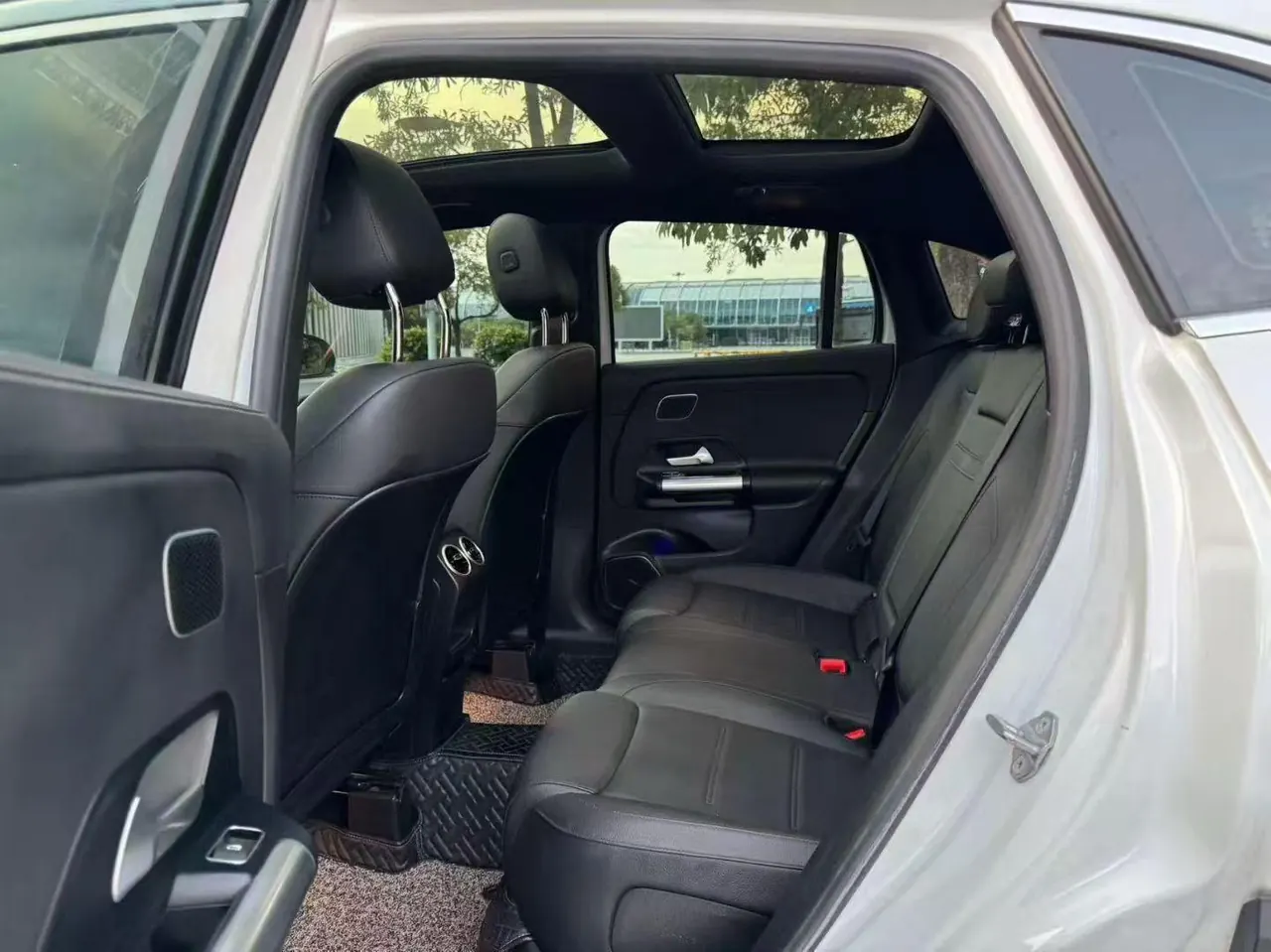 Mercedes Benz 2020 GLA 200 1.3T automatic gear 4