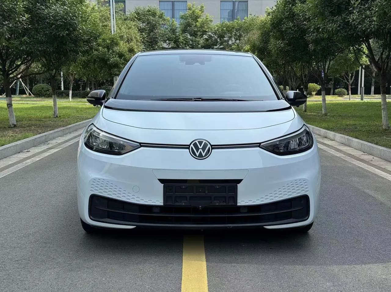 Volkswagen 2023 ID. 3 Upgraded Pure Smart Edition, Automatic Transmission 2