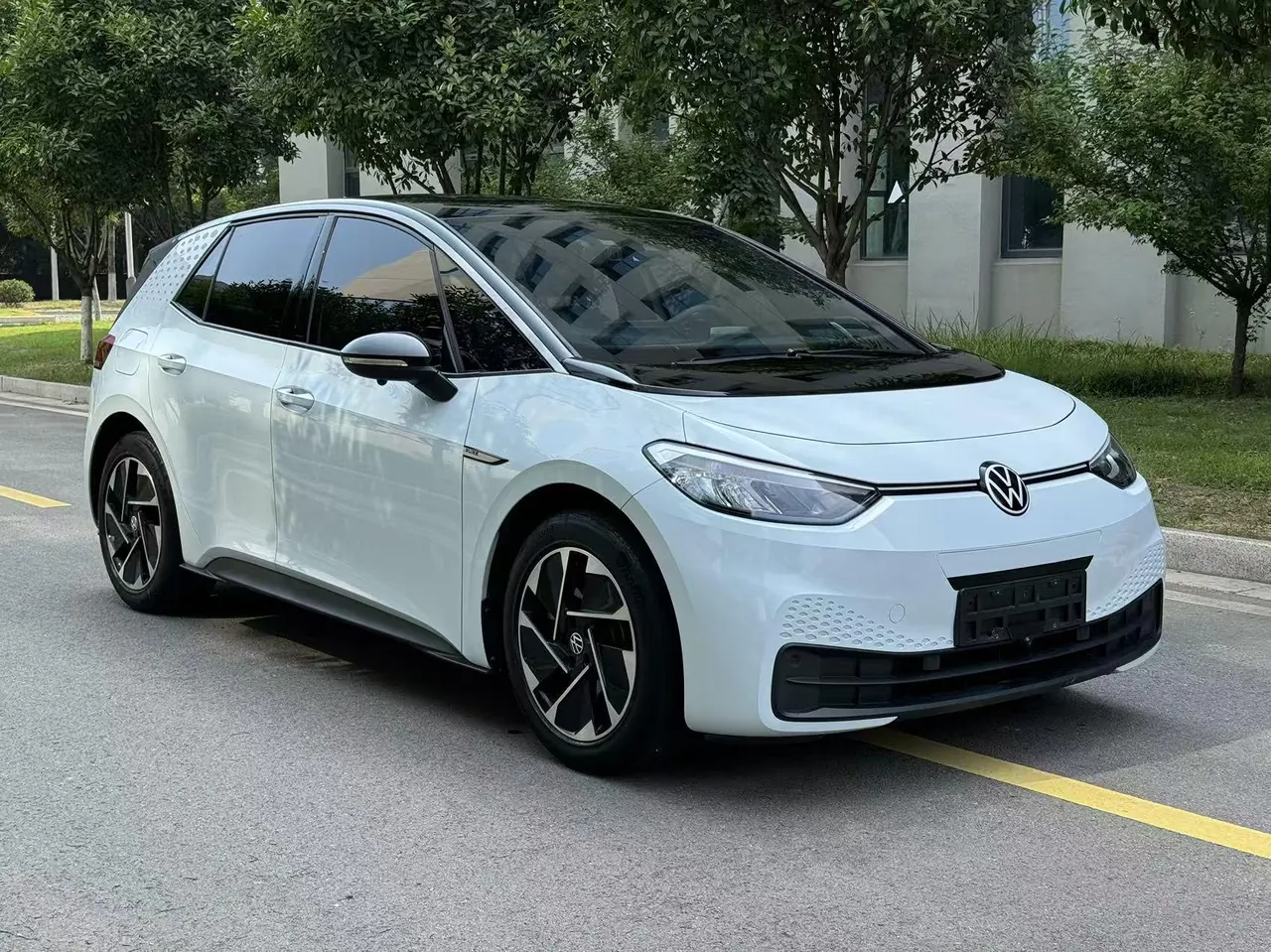 Volkswagen 2023 ID. 3 Upgraded Pure Smart Edition, Automatic Transmission 3