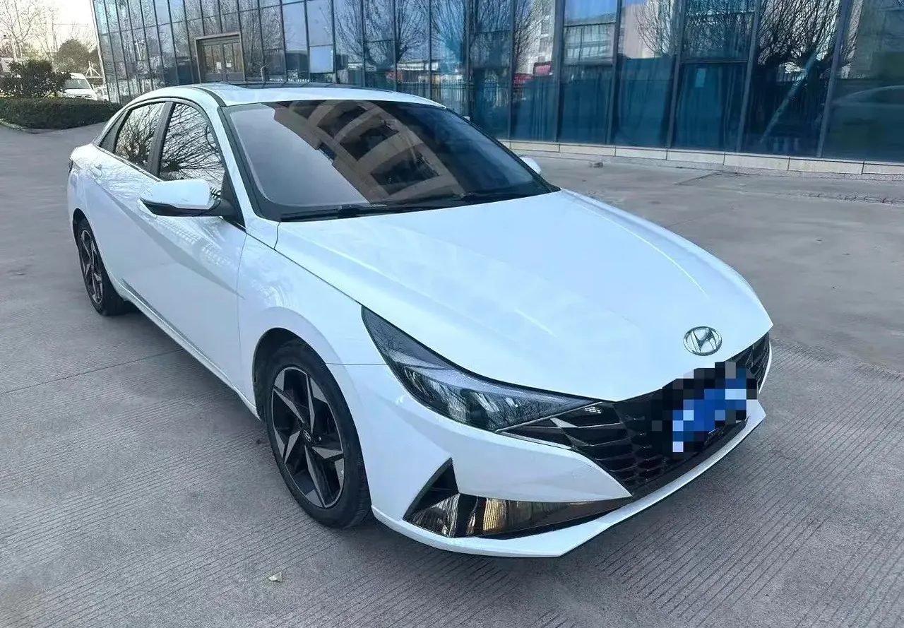 Hyundai 2023 Elantra -3-compartment 1.5 stepless LUX premium automatic gear 2