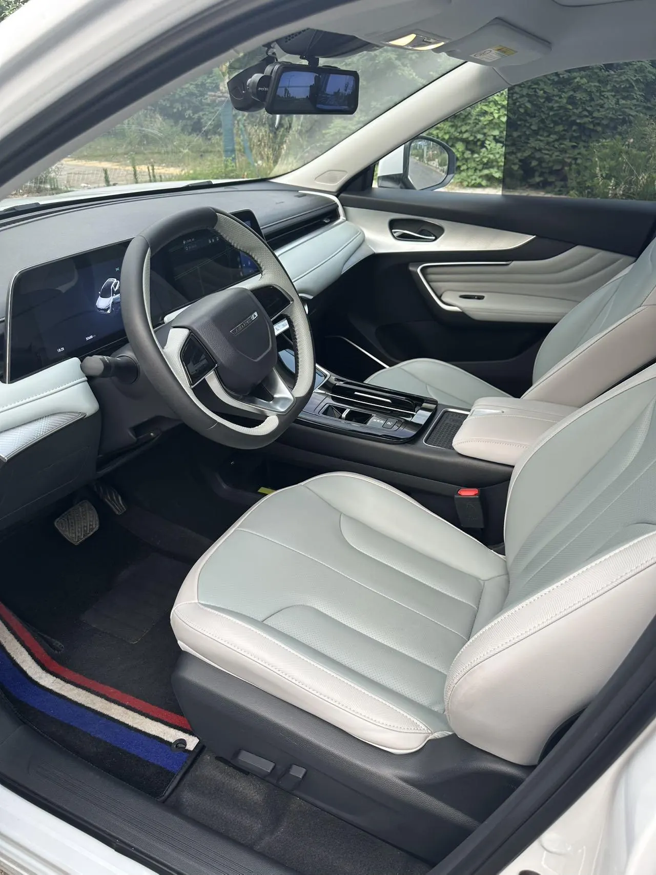 Venucia 2023 Large V DD-i Super Hybrid 1.5T Stepless 110km iE Edition Automatic Gear 6