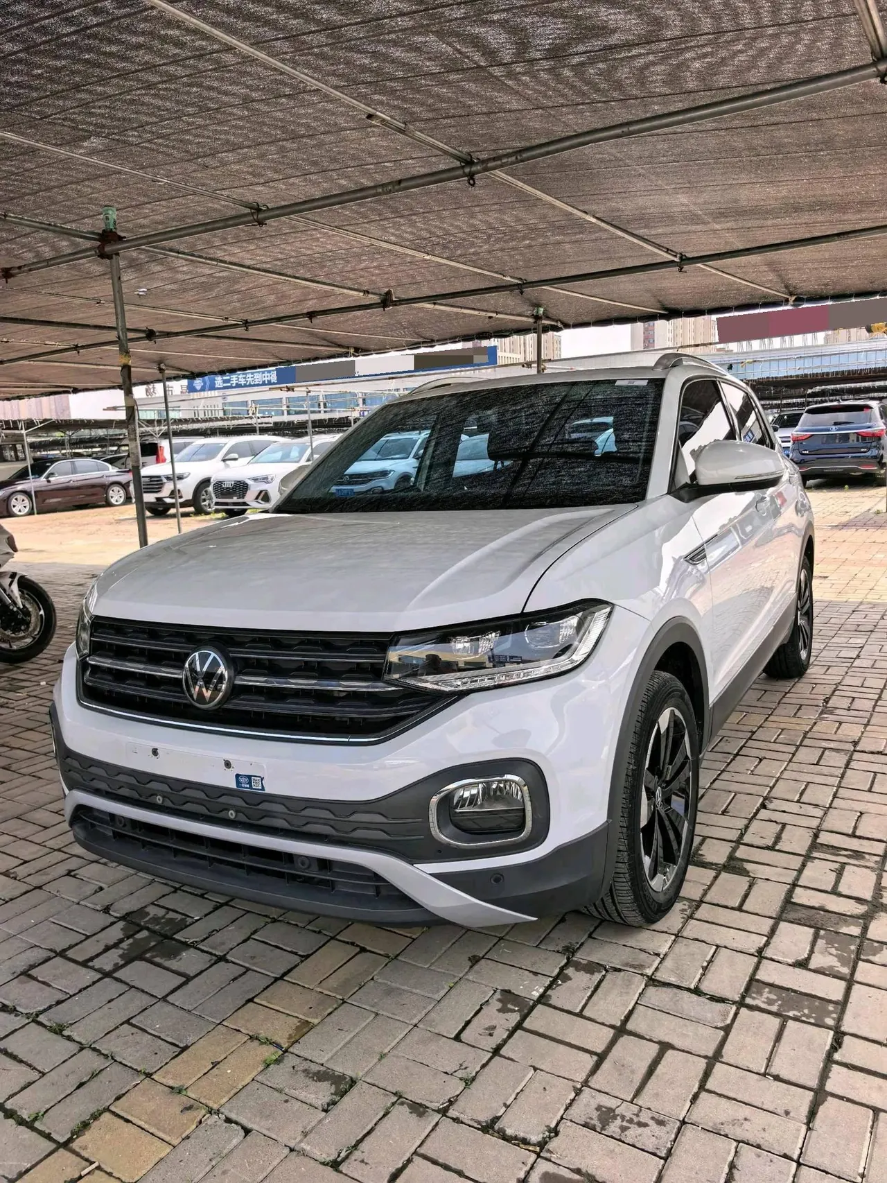 Volkswagen 2023 T-Cross 1.2TSI 200TSI Smart Connect Version Automatic - View 1