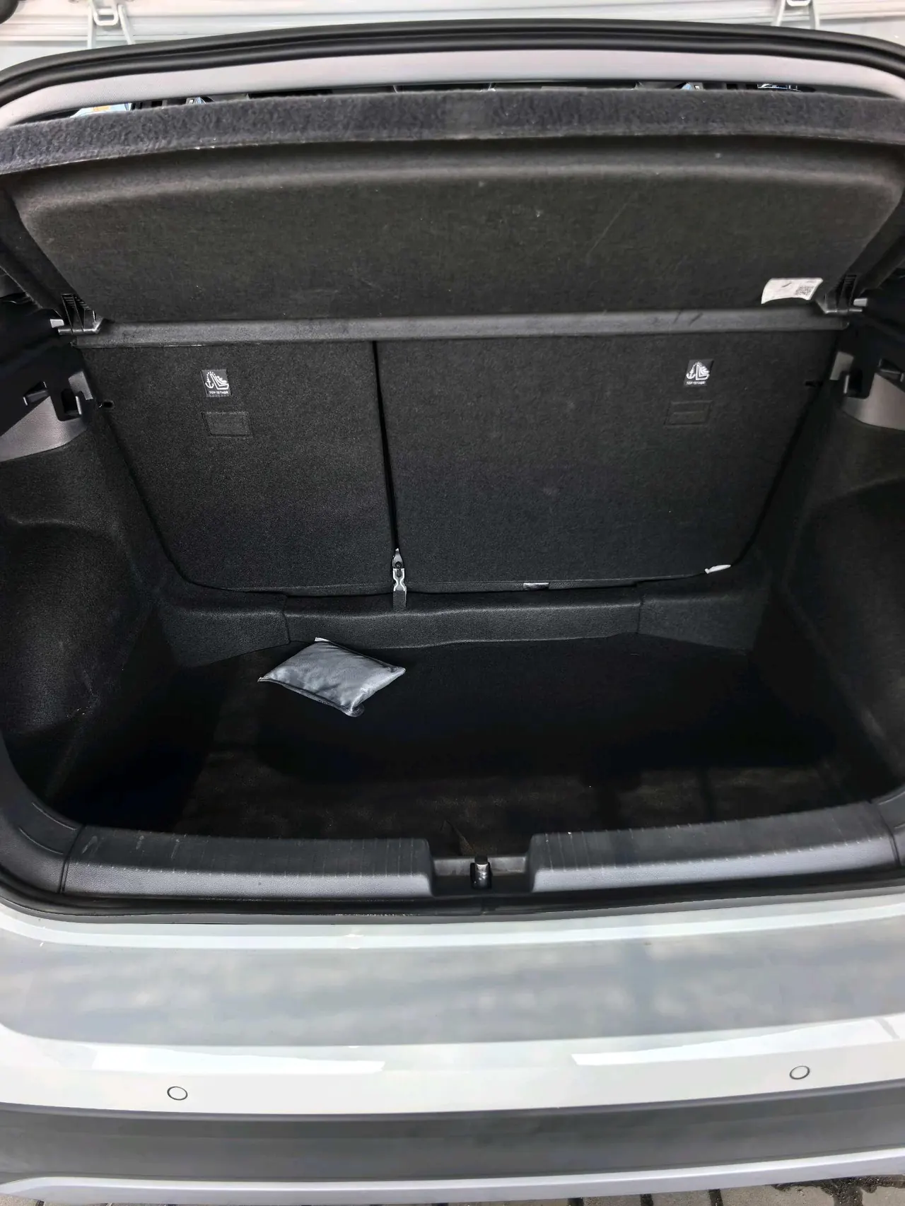Volkswagen 2023 T-Cross 1.2TSI 200TSI Smart Connect Version Automatic 13