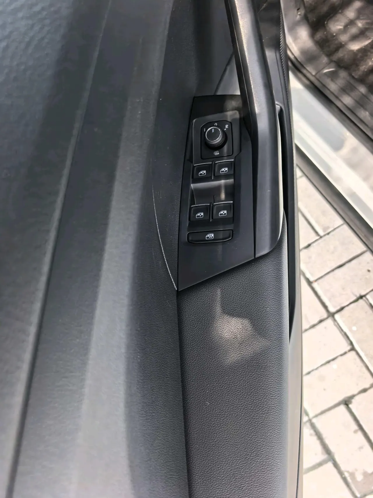 Volkswagen 2023 T-Cross 1.2TSI 200TSI Smart Connect Version Automatic 7