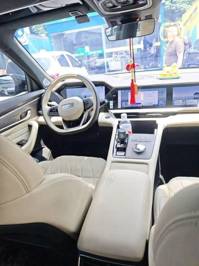 Geely 2025 XingyueL (Monjaro) 2.0TD Oriental Obsidian Current Edition Automatic Gear 5