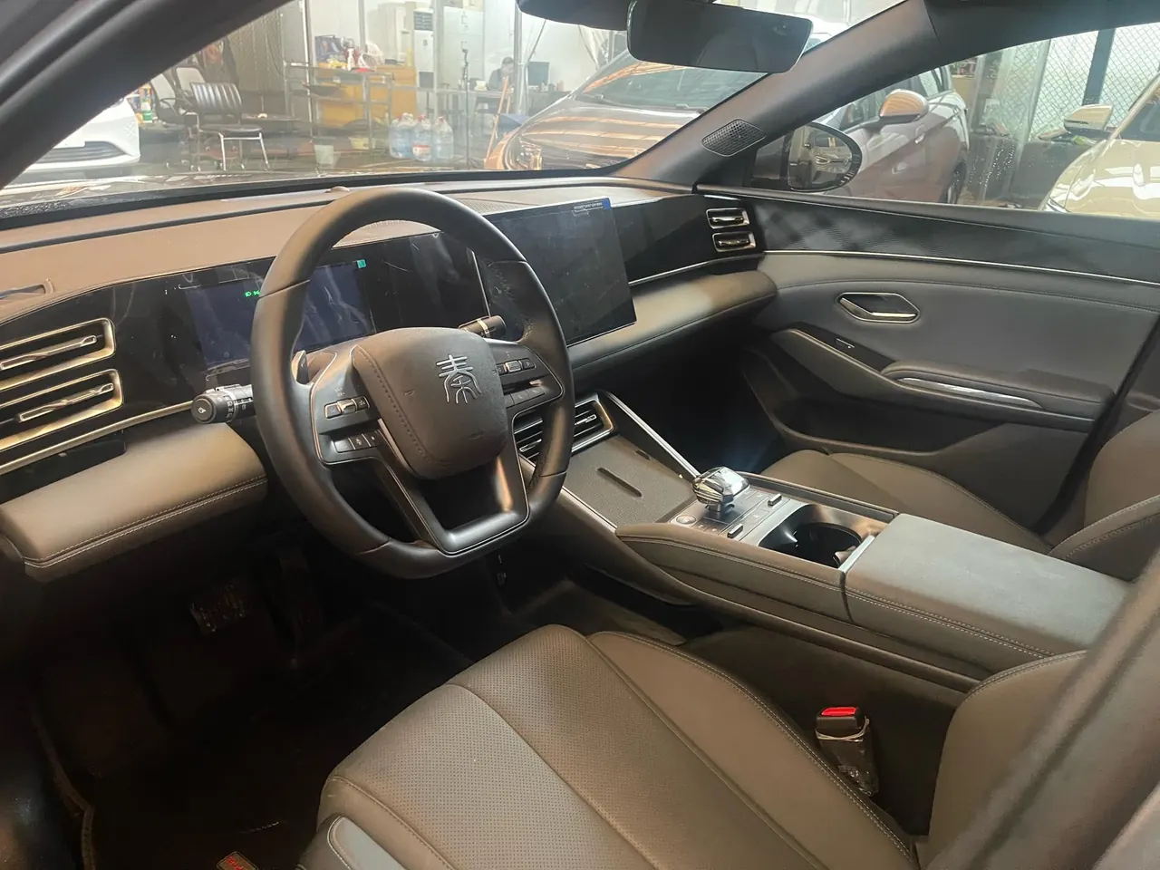 BYD 2025 Qin L DM-i 1.5 stepless smart driving version 80KM leading automatic gear 9