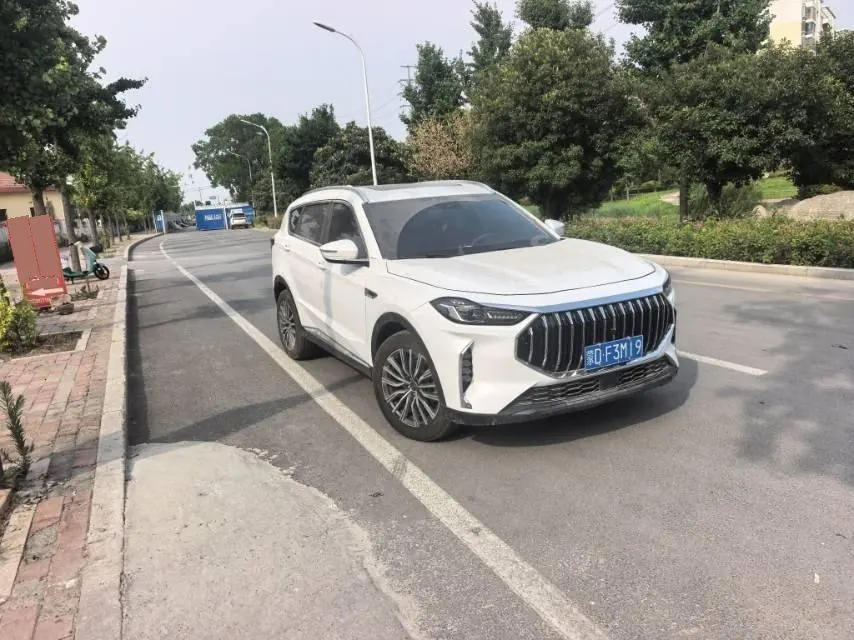 Jetour 2025 X70 PLUS 1.5T CVT Comfort Edition, 5 seats, automatic transmission 2