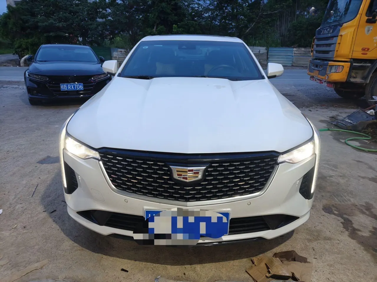 Cadillac 2023 CT4 1.5T 25T Luxury Automatic Gear 2