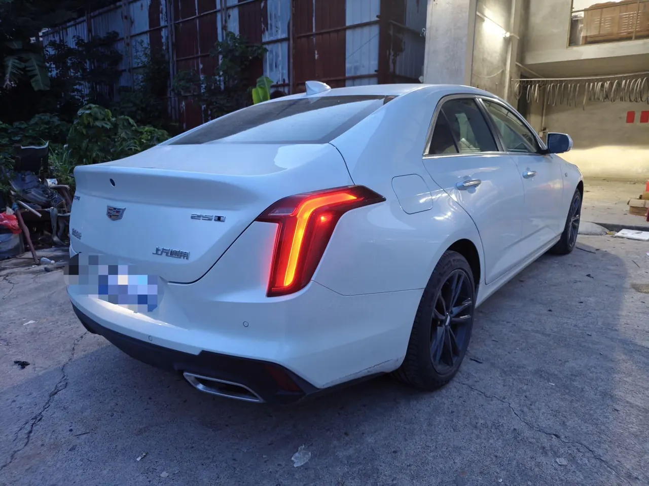 Cadillac 2023 CT4 1.5T 25T Luxury Automatic Gear 4