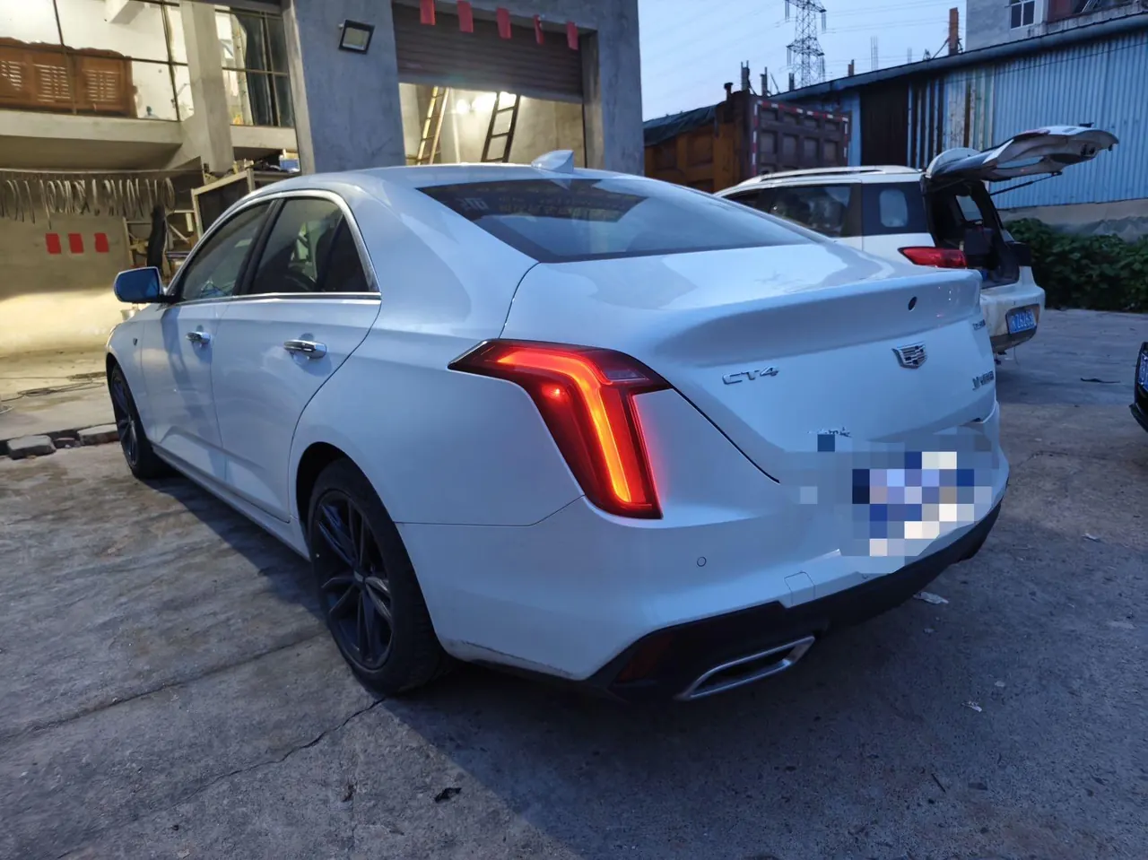 Cadillac 2023 CT4 1.5T 25T Luxury Automatic Gear 6