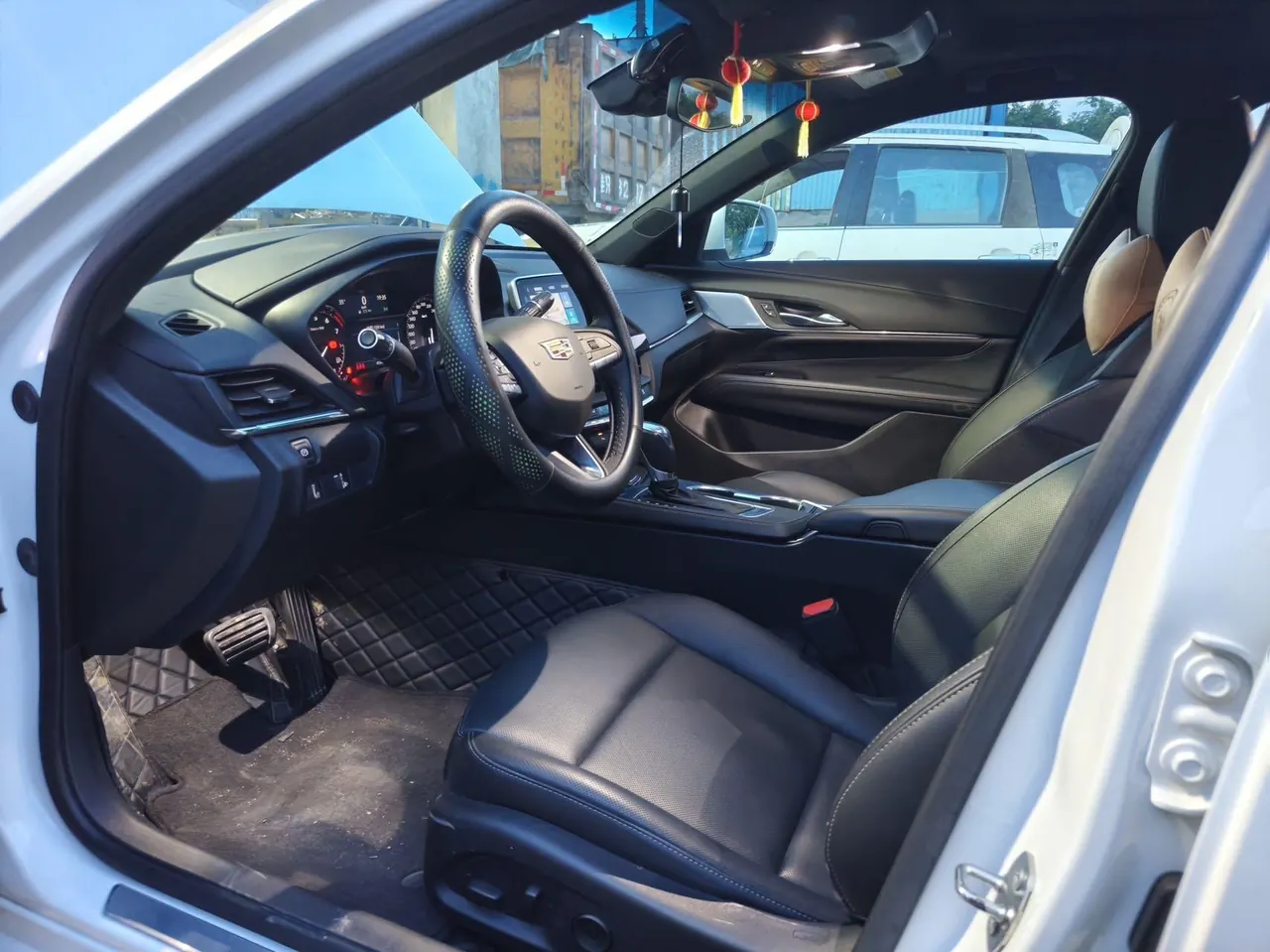 Cadillac 2023 CT4 1.5T 25T Luxury Automatic Gear 7