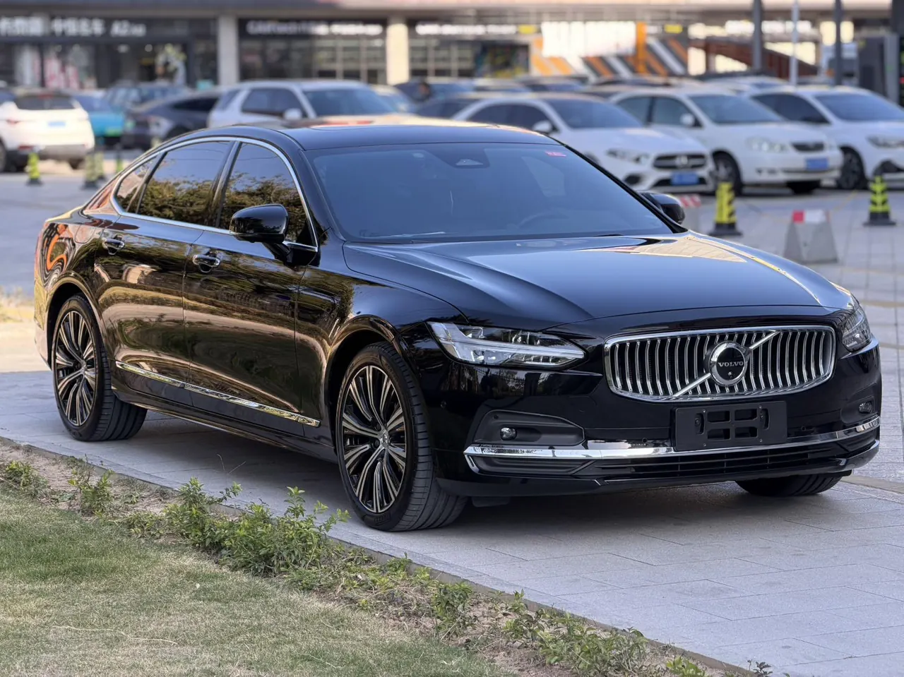 Volvo 2023 S90 48V 2.0T B5 Zhiya Deluxe Edition Automatic Gear 3