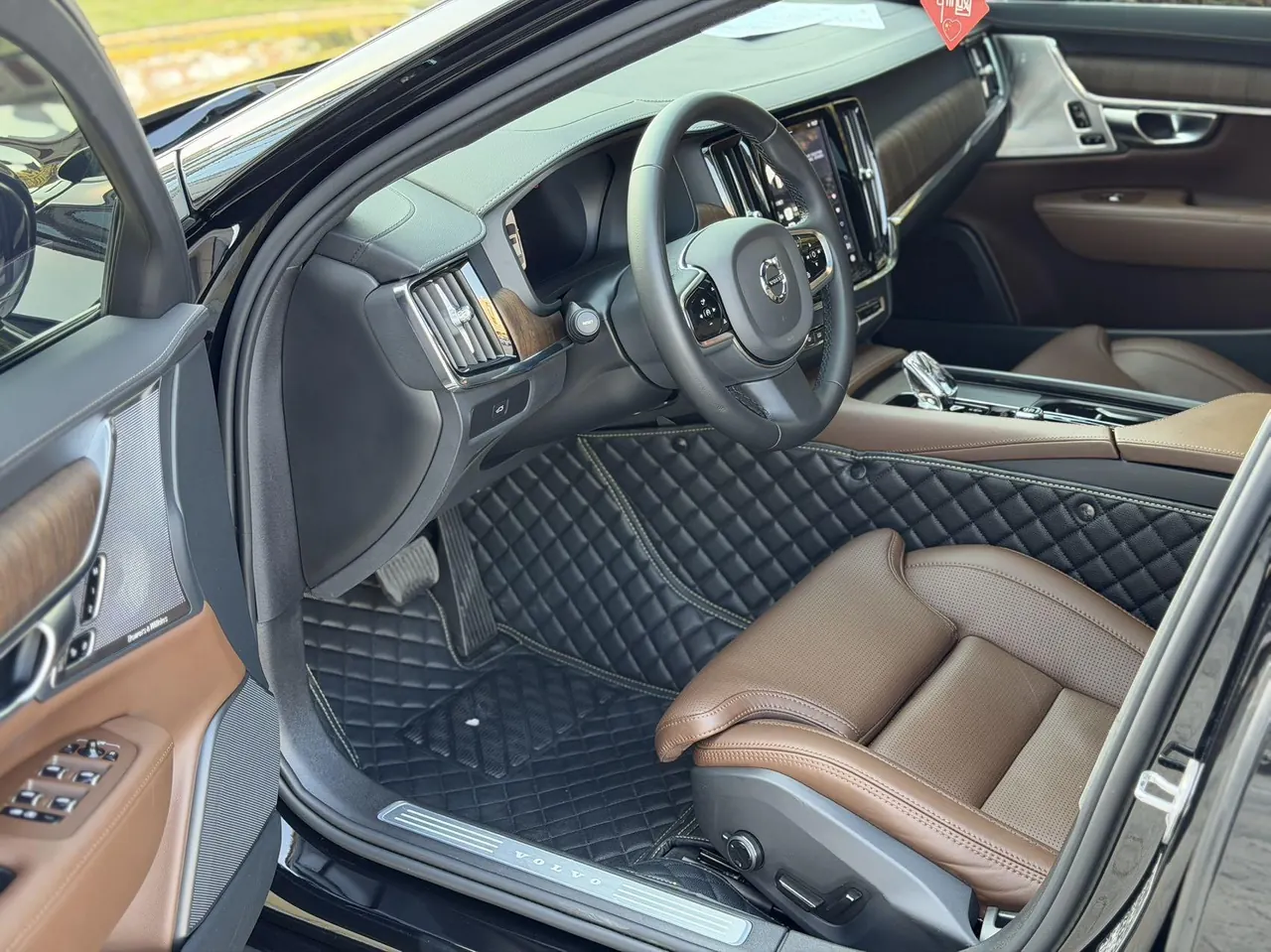 Volvo 2023 S90 48V 2.0T B5 Zhiya Deluxe Edition Automatic Gear 4