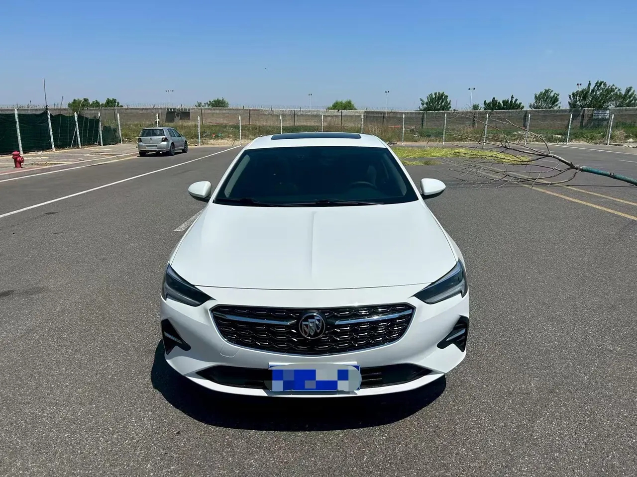 Buick 2020 Regal 1.5T 552T Elite Automatic Gear 2