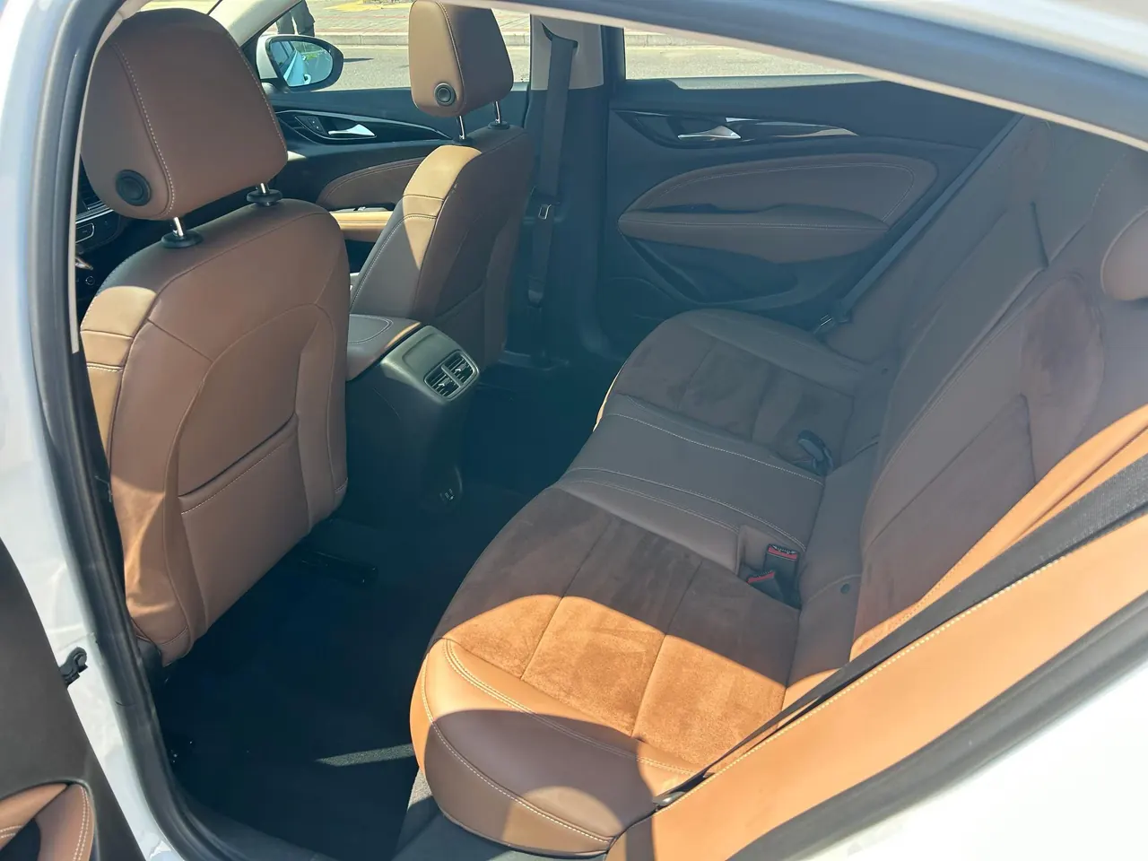 Buick 2020 Regal 1.5T 552T Elite Automatic Gear 5